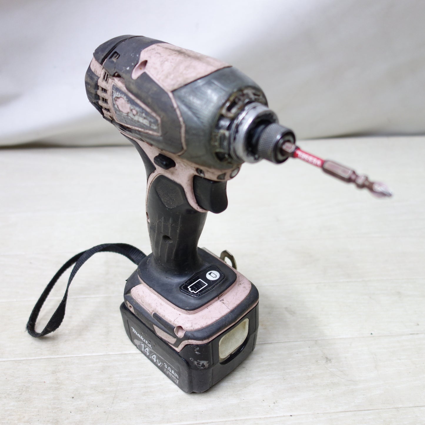 [送料無料] ◆makita マキタ 充電式インパクトドライバ TD134D 14.4V BL1430 バッテリー 充電器付き 電動工具◆