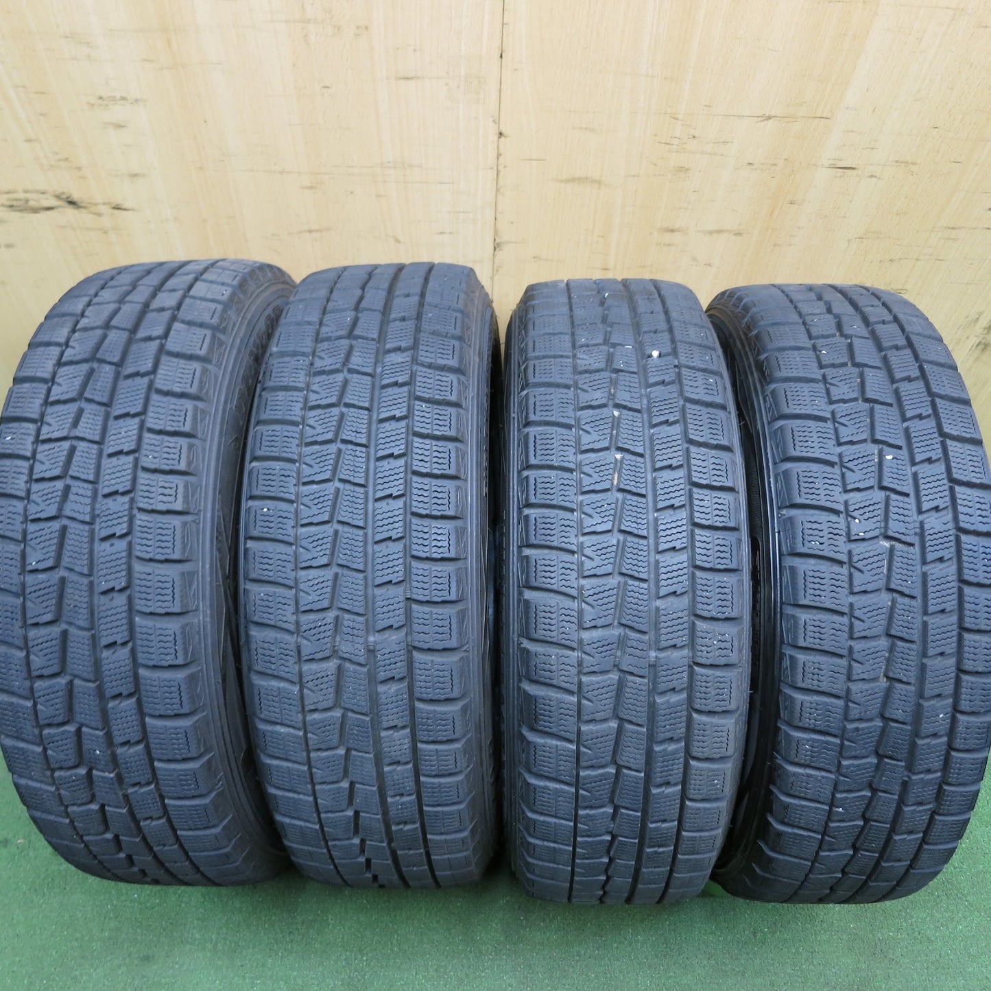 [送料無料]バリ溝！キレイ！9.5分★スタッドレス 175/65R15 ダンロップ ウインターマックス WM01 DILETTO ディレット 15インチ PCD100/5H★3061911Hス