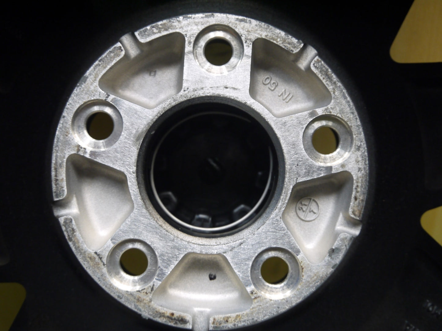 [送料無料]バリ溝！19年！キレイ！9.5分★ジープ 等 ROCK KELLY MX 632 265/60R18 スタッドレス グッドイヤー アイスナビ SUV ロクサーニ PCD127/5H★2113005クス