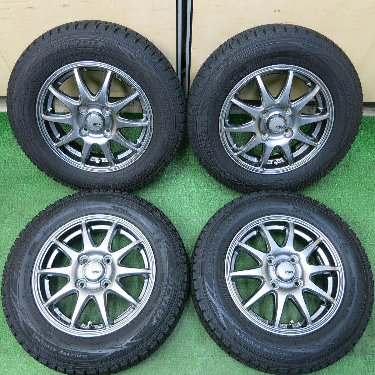 [送料無料]バリ溝！19年！キレイ！8.5分★スタッドレス 145/80R13 ダンロップ ウインターマックス WM01 SPORT ABELIA 13インチ PCD100/4H★3093009イス
