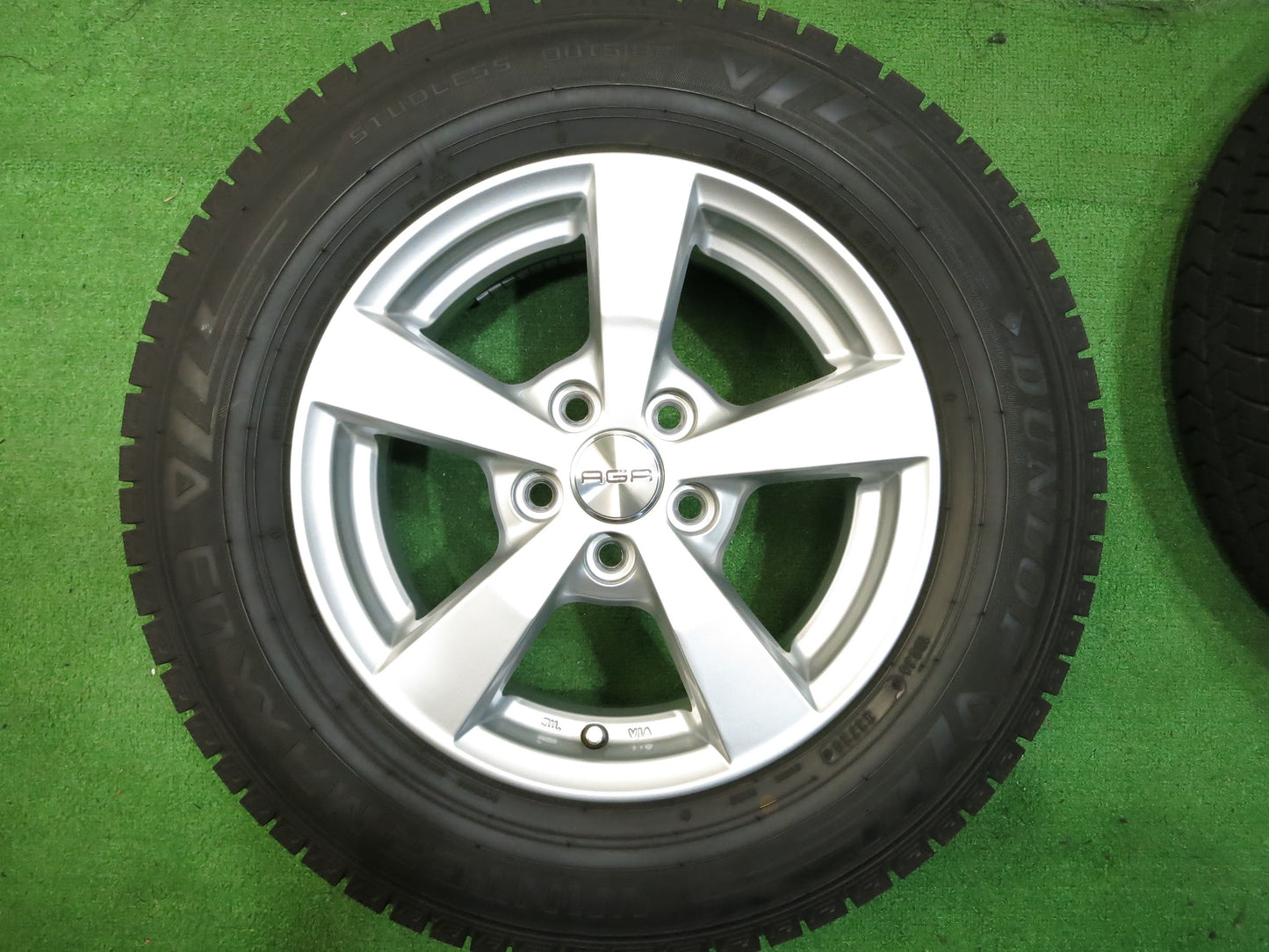 [送料無料]バリ溝！20年！キレイ！ほぼ10分★スタッドレス 185/70R14 ダンロップ ウインターマックス 03 AGA 14インチ PCD100/5H★2113002Hス