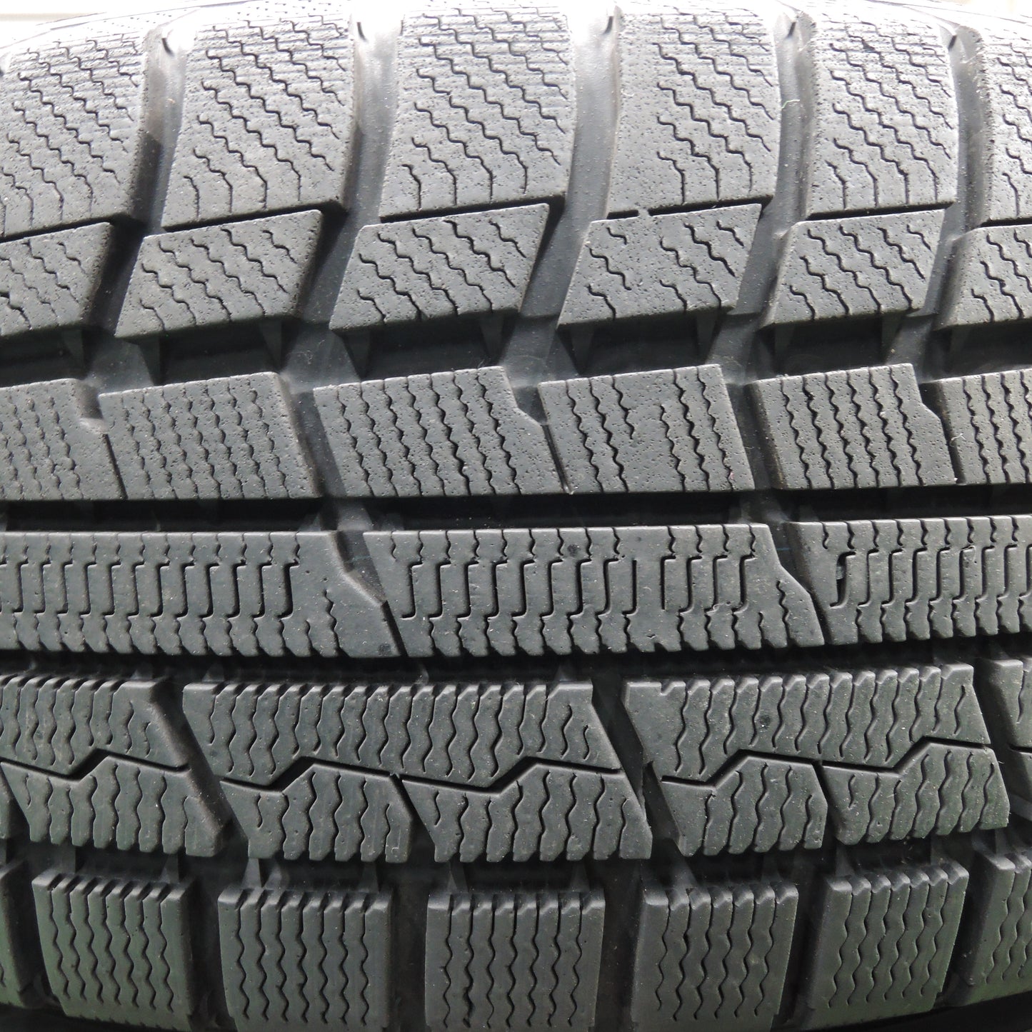 *送料無料*バリ溝！21年！キレイ！9.5分以上★スタッドレス 225/65R17 トーヨー ウインター トランパス TX Exceeder エクシーダー 17インチ PCD114.3/5H★3120914HAス