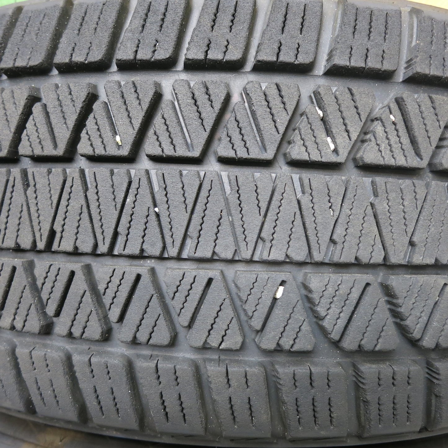 [送料無料]バリ溝！19年！9分★スタッドレス 225/60R17 ブリヂストン ブリザック DM-V3 NIRVANA NV ニルバーナ ニルヴァーナ 17インチ PCD100/5H★3041204Hス