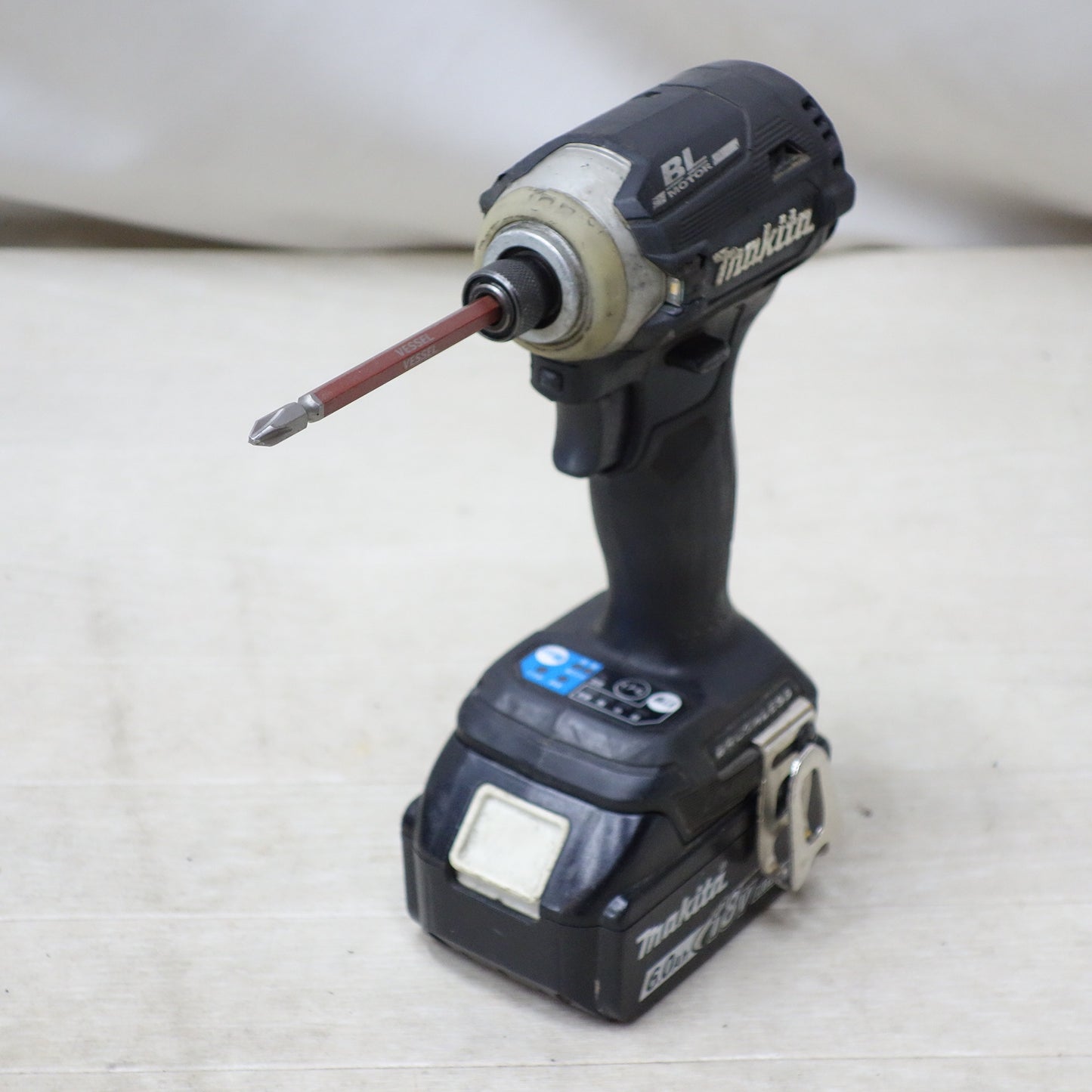 [送料無料] ◆makita マキタ 充電式インパクトドライバ TD171DRGXB 18V BL1860B バッテリー2個 充電器付き 電動工具◆