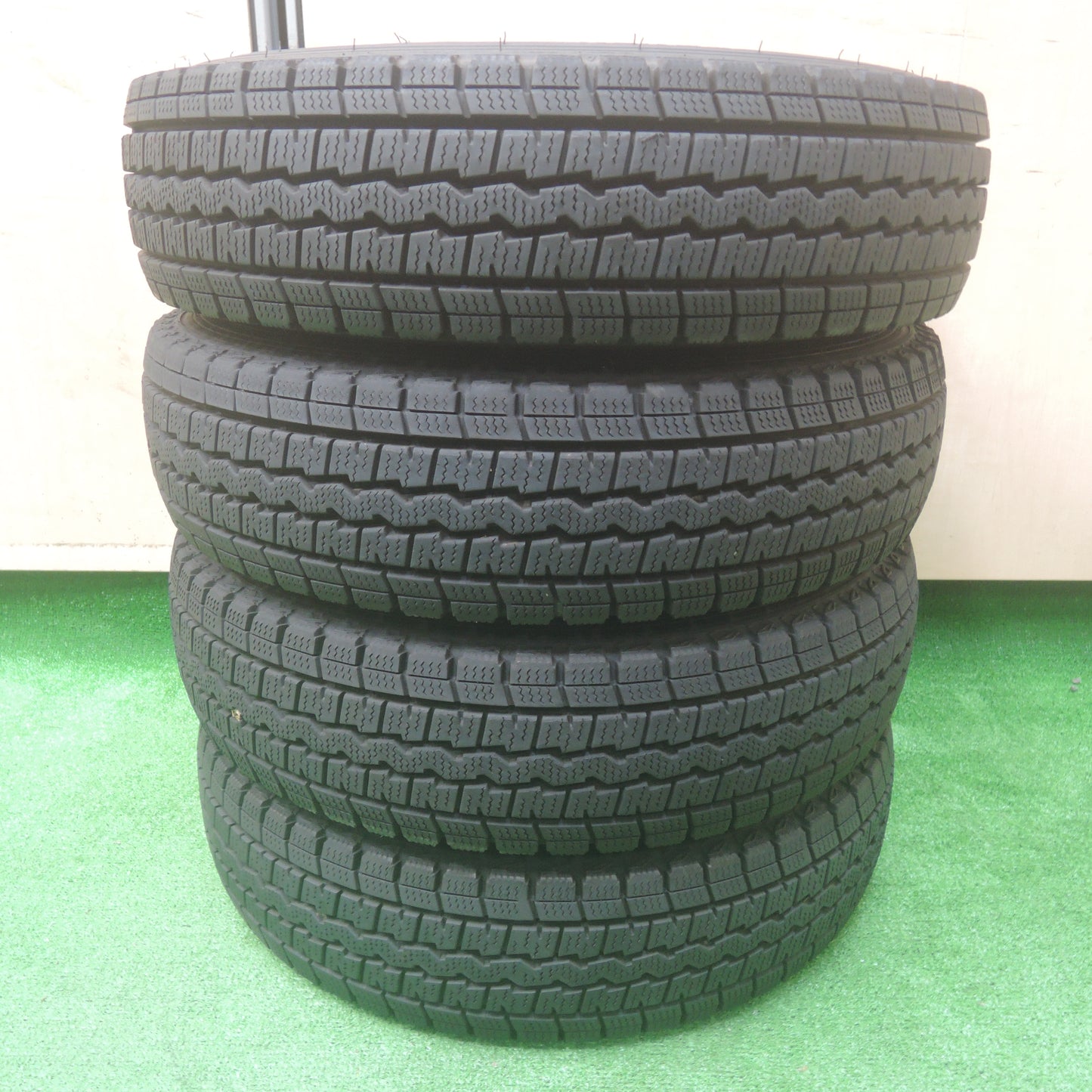 *送料無料*バリ溝！21年！キレイ！9.5分★スタッドレス 145/80R12 80/78N ダンロップ ウインターマックス SV01 SEIN ザイン 12インチ PCD100/4H★3112812SYス