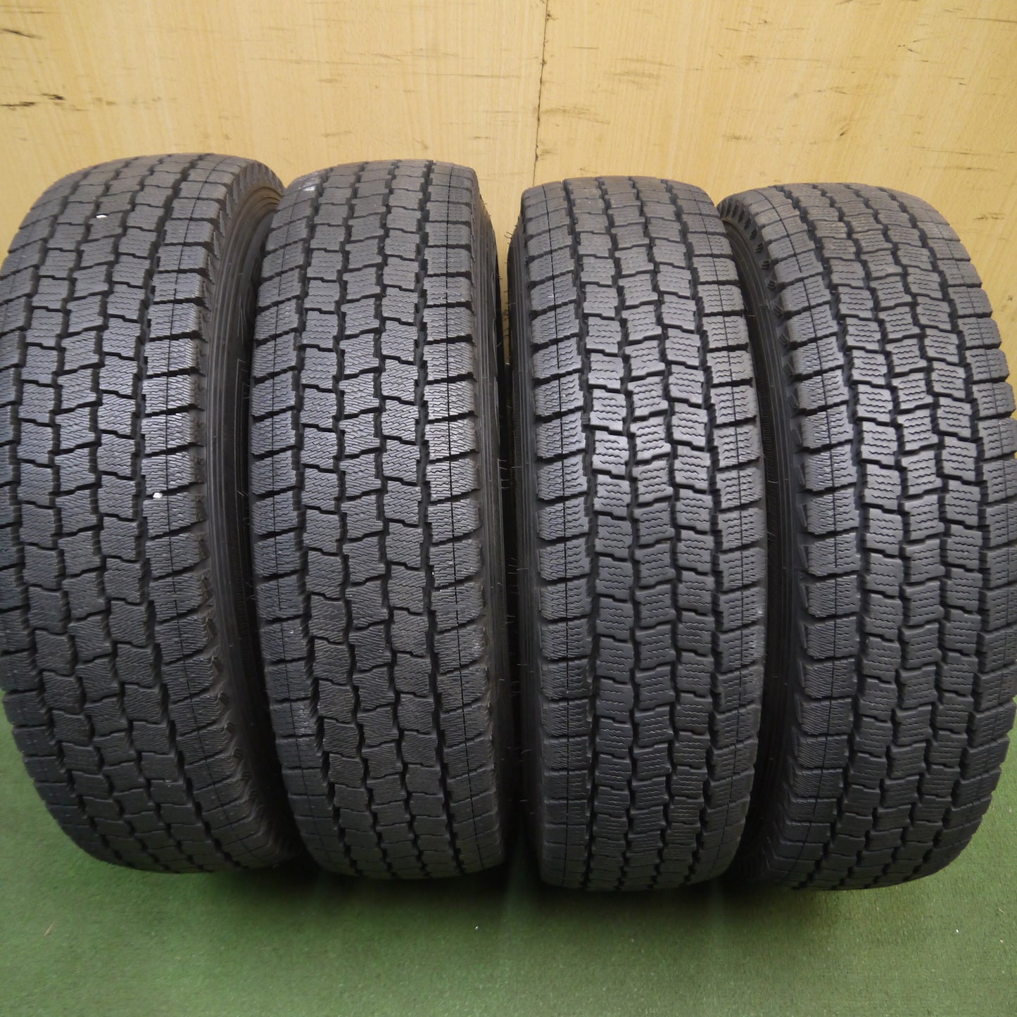 *送料無料*超バリ溝！22年！キレイ！ほぼ10分★スタッドレス 165/80R13 90/88N グッドイヤー アイスナビ カーゴ スチール ホイール 13インチ PCD100/4H★4012209Hス