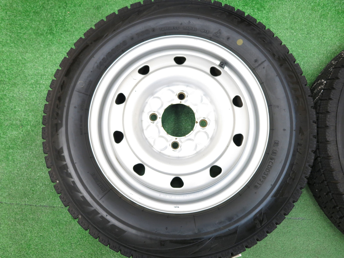 [送料無料]バリ溝！21年！9.5分★スタッドレス 145/80R13 ブリヂストン ブリザック VRX2 スチール ホイール 13インチ PCD100/4H★2121705ヒス