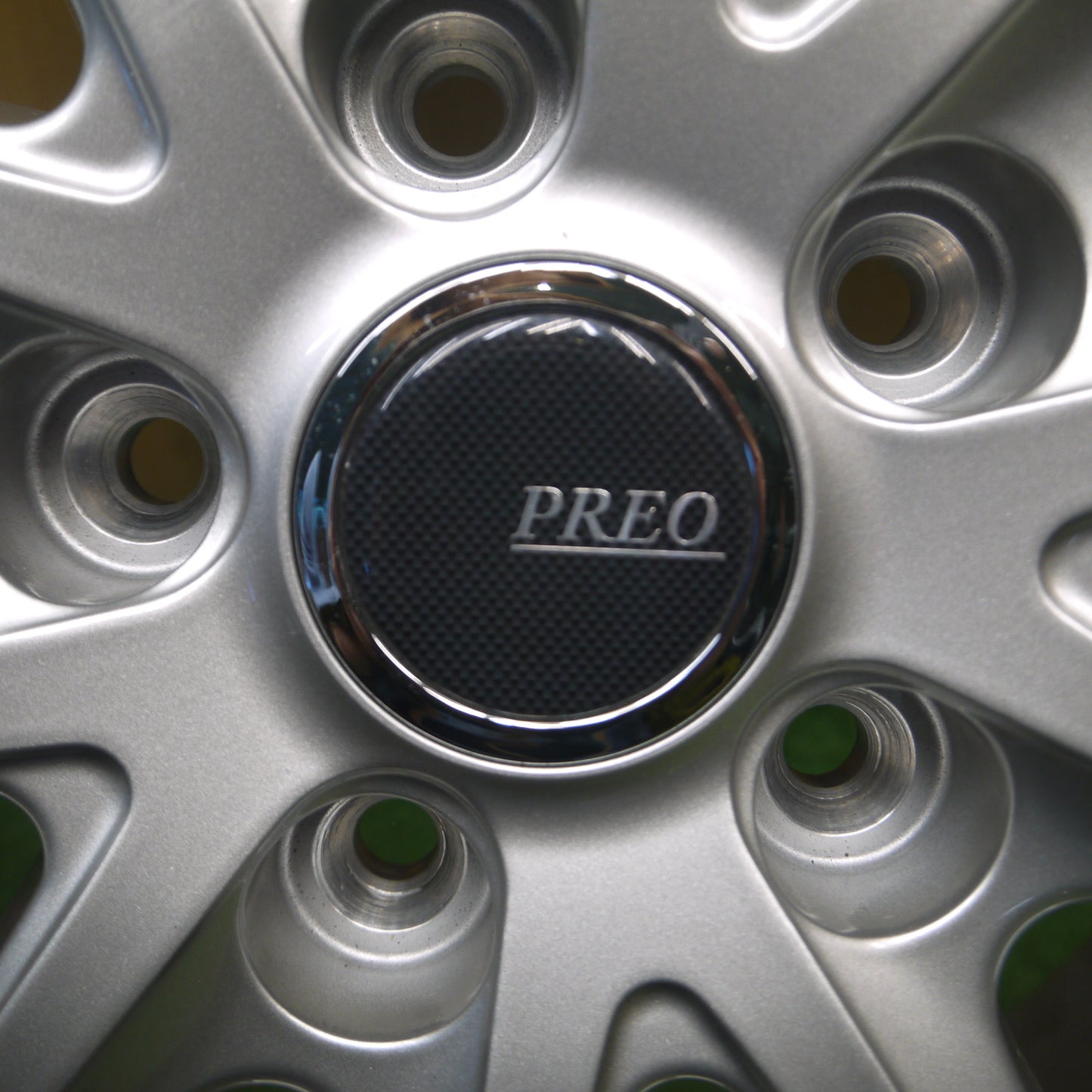 *送料無料*バリ溝！20年！キレイ！ほぼ10分★スタッドレス 215/55R17 ブリヂストン ブリザック VRX2 PREO プレオ 17インチ PCD114.3/5H★3112205Hス