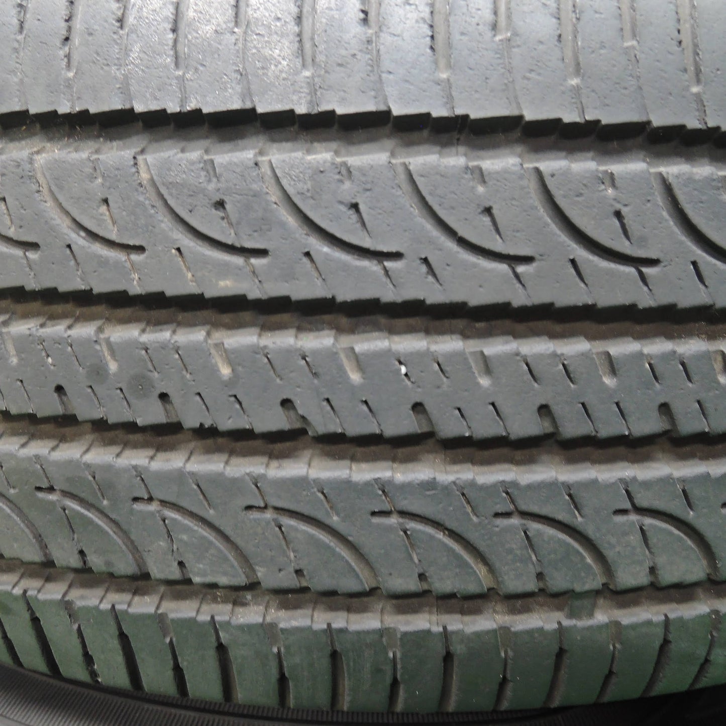 [送料無料]バリ溝！8.5分★トヨタ RAV4 純正 225/65R17 グッドイヤー ASSURANCE 17インチ PCD114.3/5H★3070601IHノ