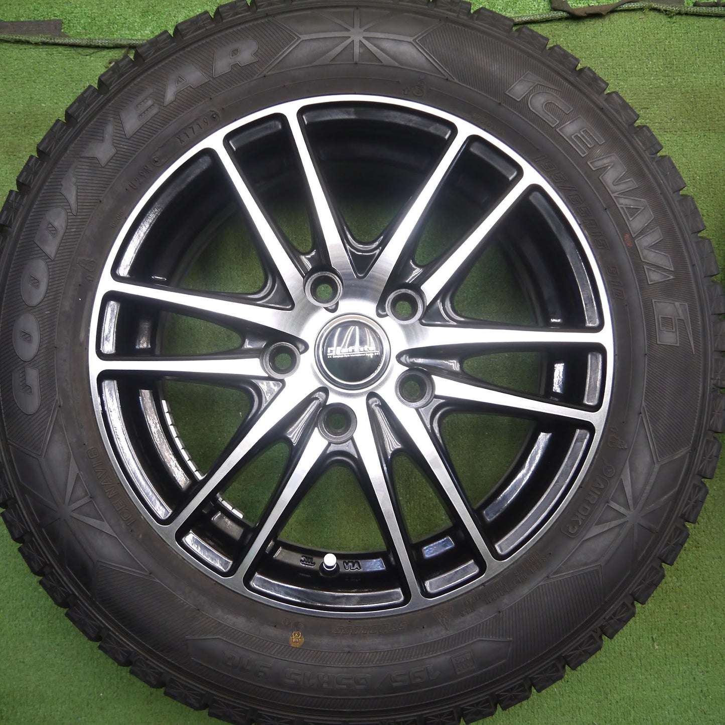 [送料無料]バリ溝！19年！キレイ！ほぼ10分★スタッドレス 195/65R15 グッドイヤー アイスナビ6 Laffite ラフィット 15インチ PCD114.3/5H★3071201Hス