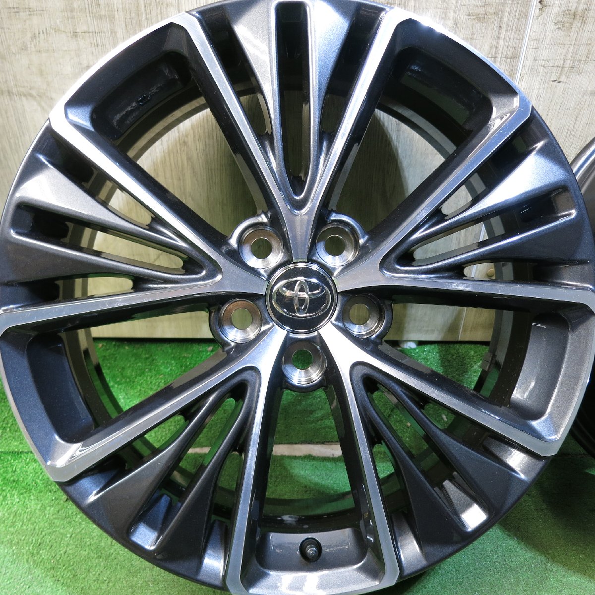 [送料無料]新車外し★トヨタ 新型 プリウス グレードZ 純正 ホイール 19インチ 19×6.5J PCD114.3/5H★3033104Hホ