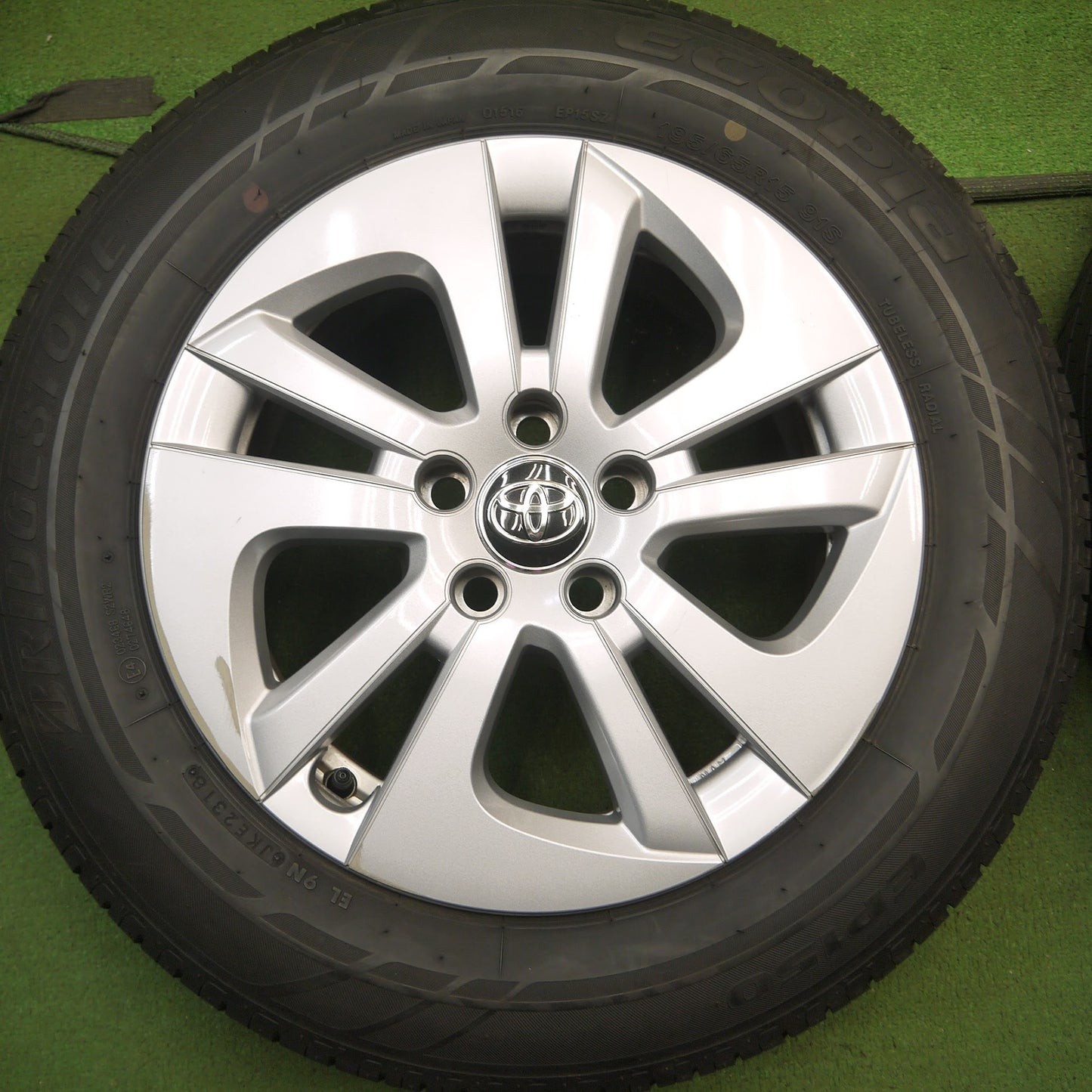 [送料無料]バリ溝！キレイ！9.5分★トヨタ 50系 プリウス 純正 195/65R15 ブリヂストン エコピア EP150 15インチ PCD100/5H★3090101Hノ