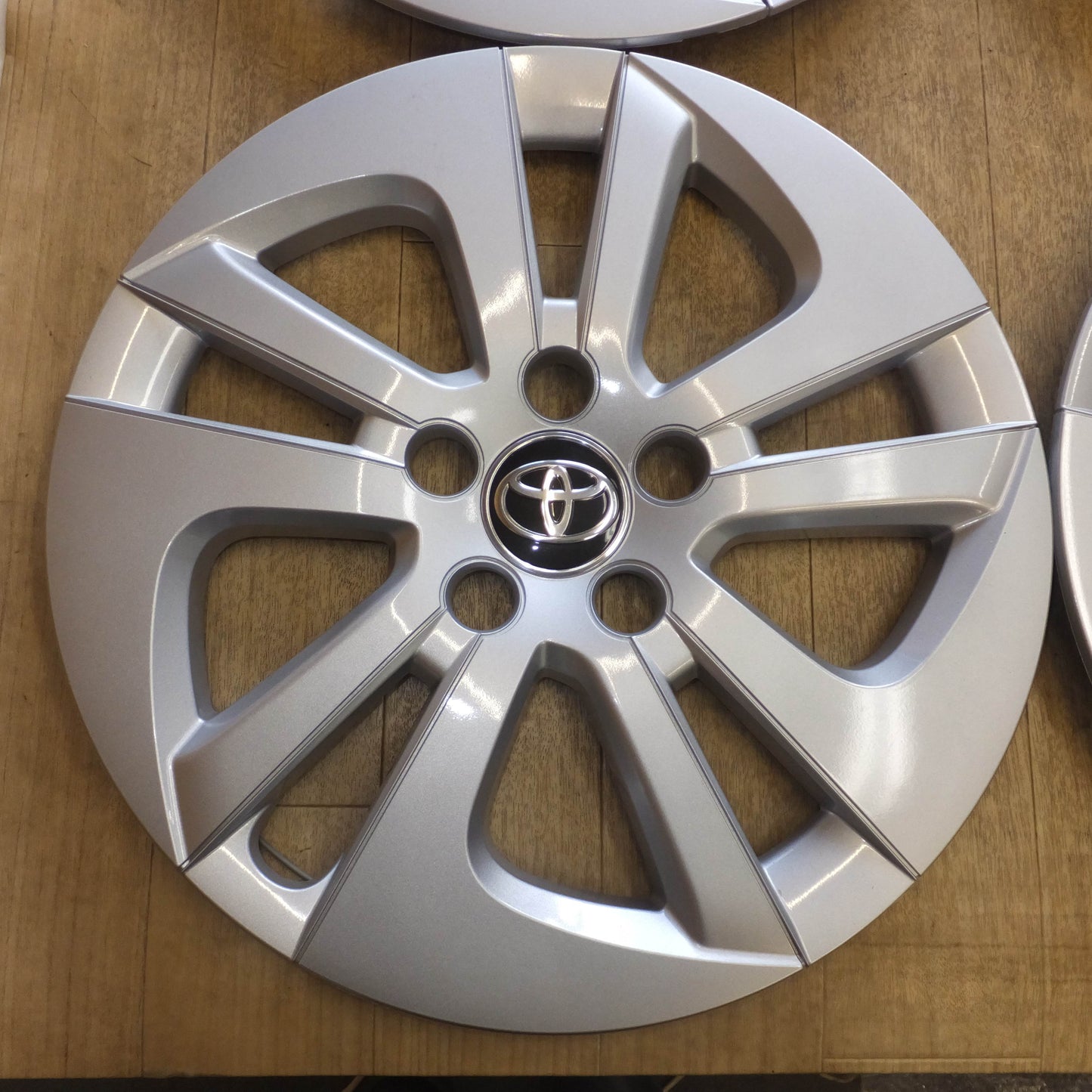 [送料無料]美品★トヨタ TOYOTA 純正 プリウス ZVW50 ZVW51 ホイールキャップ 15インチ 4枚 セット★