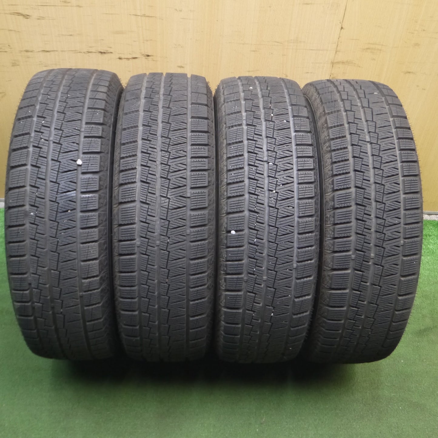 [送料無料]バリ溝！19年！9.5分以上★ホンダ GB4 フリード 純正 185/65R15 スタッドレス カプセン Snowshoes AW33 15インチ PCD100/4H★3090903KAス