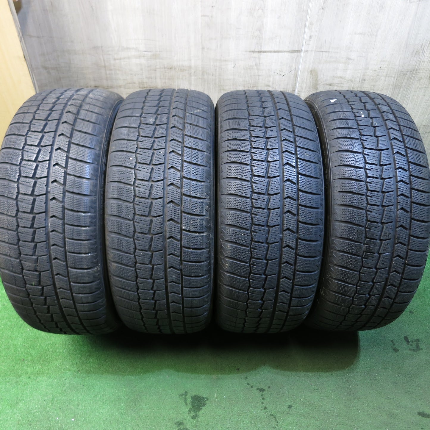 [送料無料]バリ溝！9.5分★スタッドレス 245/50R19 ダンロップ ウインターマックス WM02 ランフラット 19インチ レクサス 等★3051203Hスタ