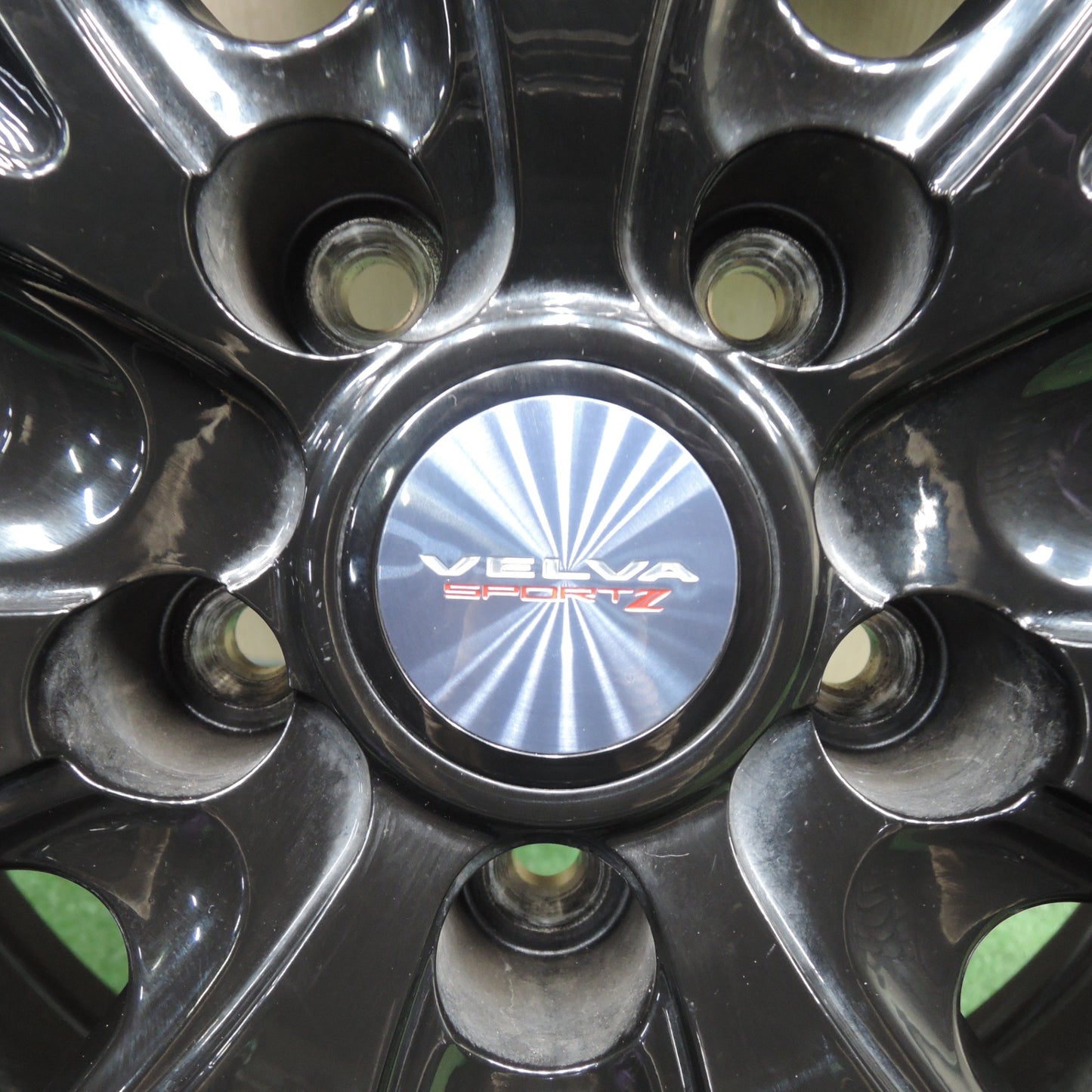 *送料無料* バリ溝！21年！綺麗！9.5分以上★スタッドレス 225/65R17 ピレリ アイスアシンメトリコ プラス VELVA SPORTZ ヴェルヴァ PCD114.3/5H★4030205HAス
