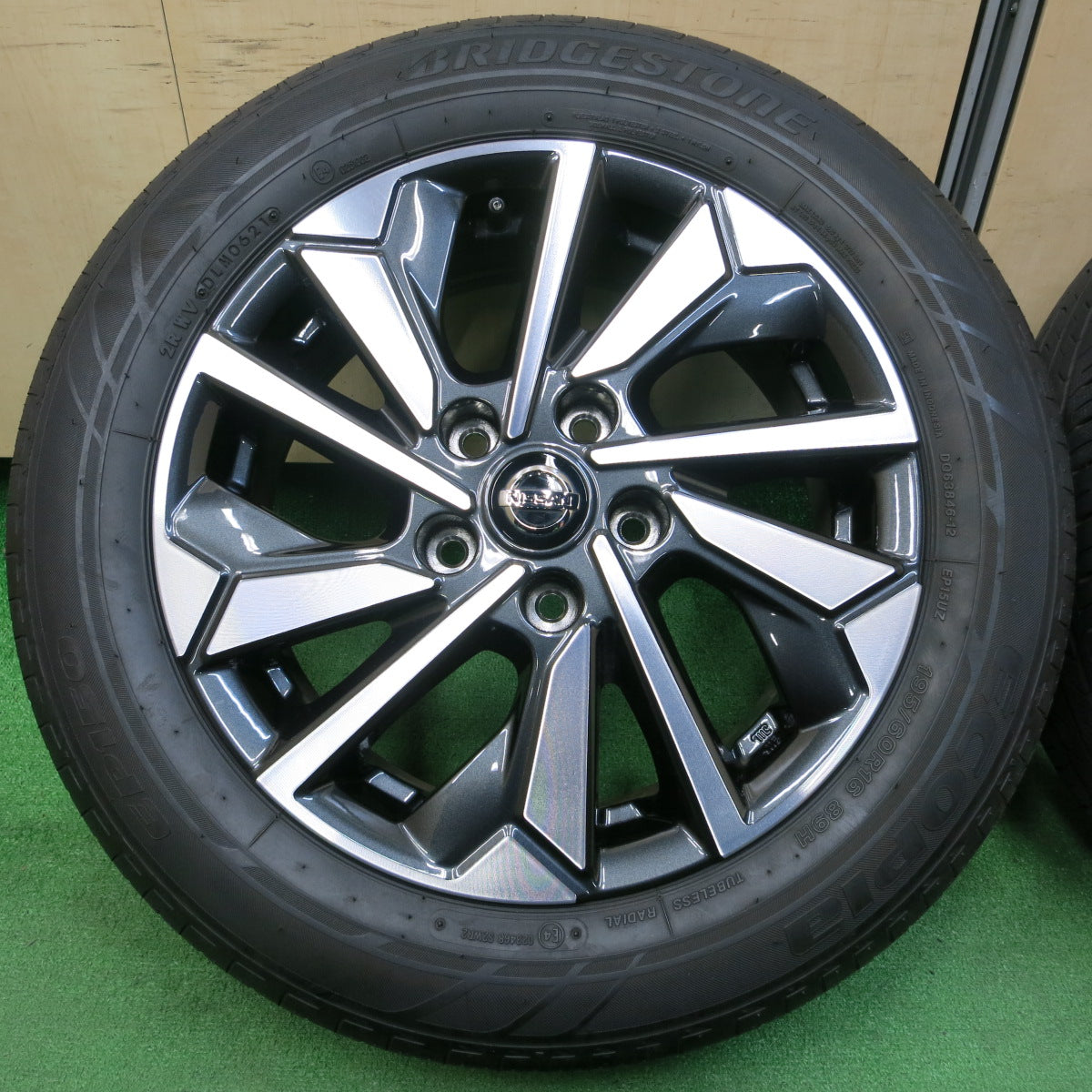 *送料無料*バリ溝！21年！キレイ！9.5分★日産 C27 セレナ ハイウェイスター 純正 195/60R16 ブリヂストン エコピア EP150 16インチ PCD114.3/5H★4010812イノ