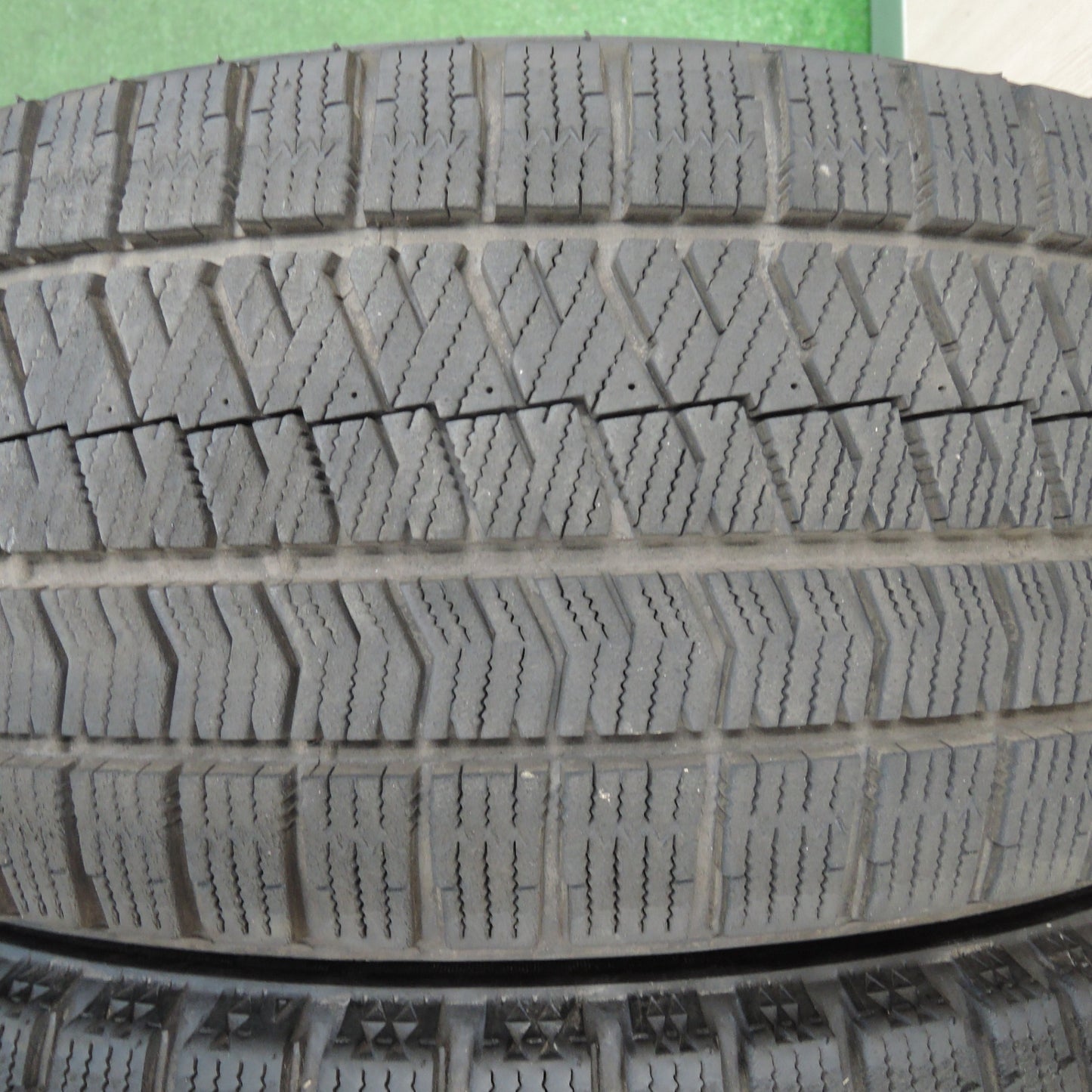 *送料無料* バリ溝！20年！キレイ！9.5分★スタッドレス 225/45R17 ブリヂストン ブリザック VRX2 VELVA SPORTZ ヴェルヴァ PCD114.3/5H★4030101TNス