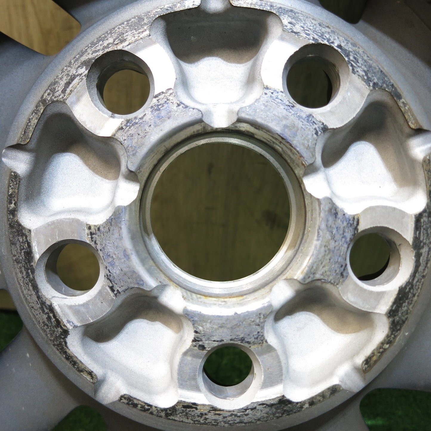 [送料無料]バリ溝！19年！キレイ★センサー付き レクサス 10系 NX バージョンL 純正 225/60R18 スタッドレス ミシュラン X-ICE3+ 18インチ★3051005Hス