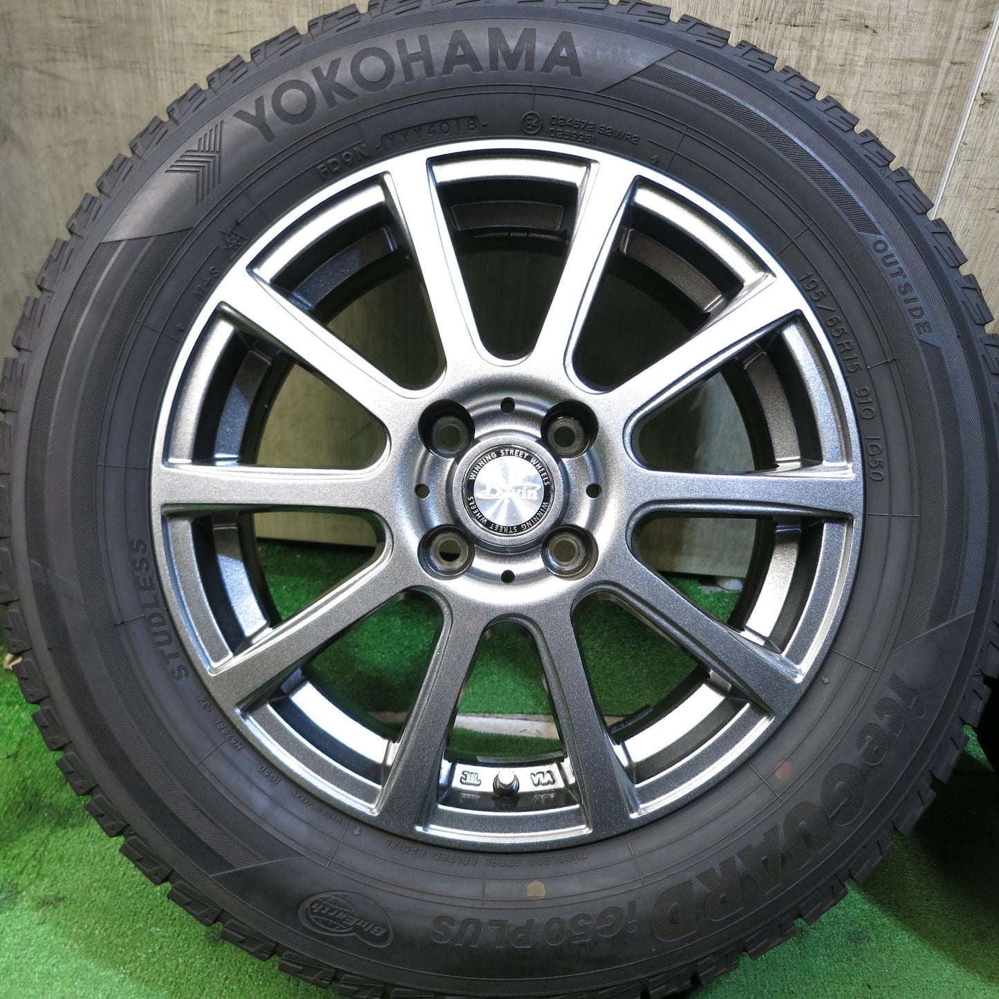 [送料無料]バリ溝！キレイ！9.5分★スタッドレス 195/65R15 ヨコハマ アイスガード iG50 プラス B-win 社外 アルミ 15インチ PCD100/4H★3061306Hス