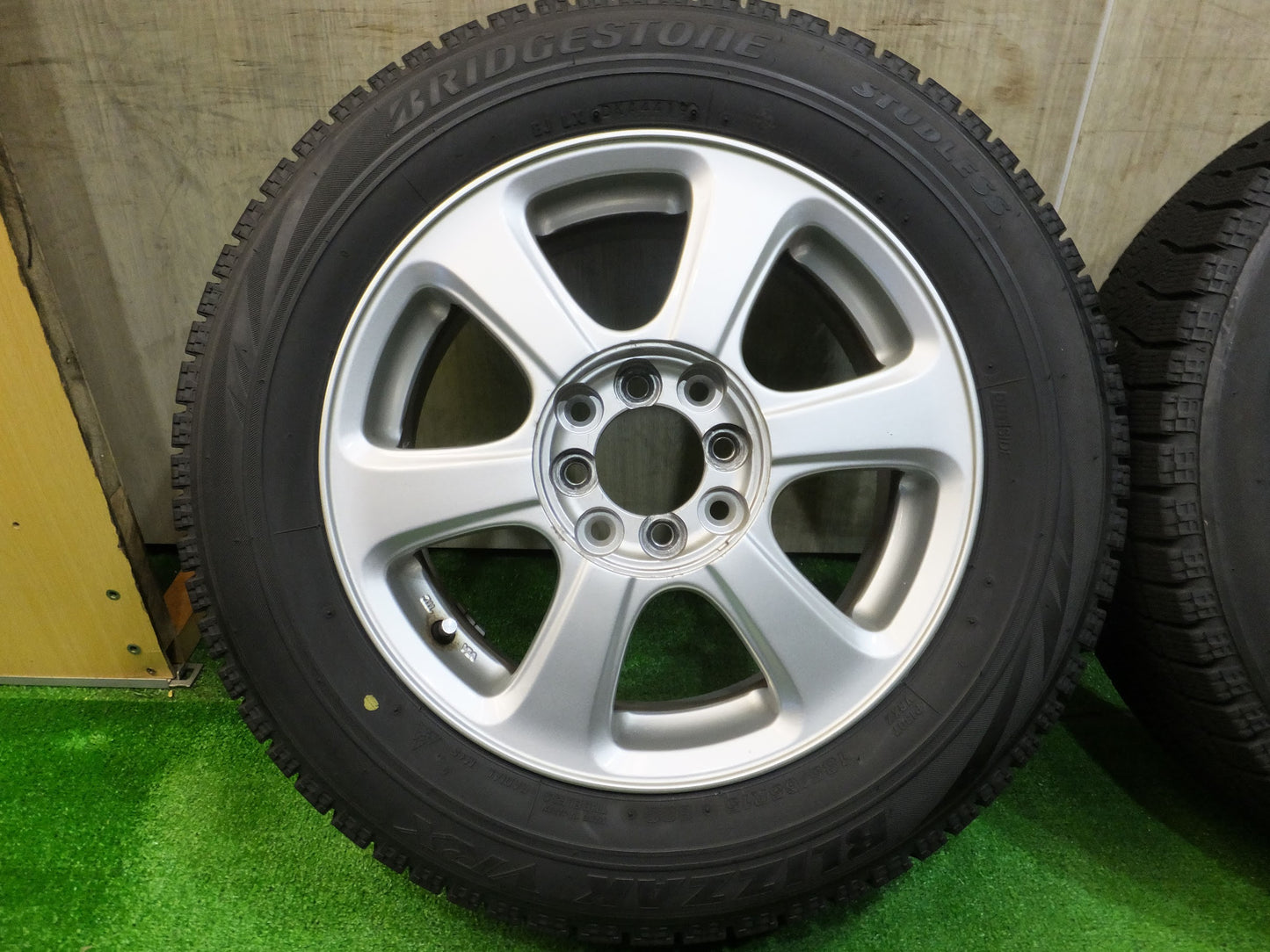 [送料無料]バリ溝！19年！9.5分★スタッドレス 185/65R15 ブリヂストン ブリザック VRX 社外 アルミ ホイール 15インチ PCD100/4H★2080510Hス