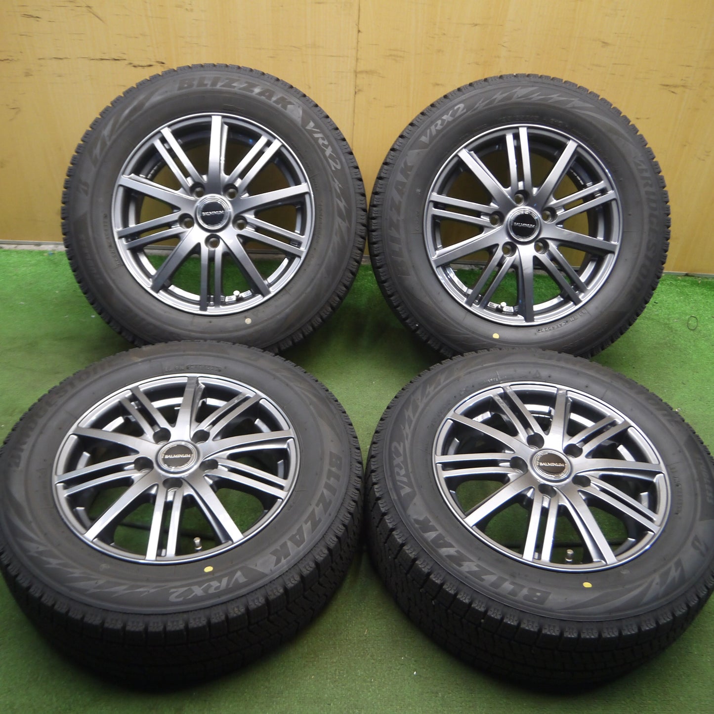 *送料無料*バリ溝！22年！キレイ！9.5分以上★スタッドレス 195/65R15 ブリヂストン ブリザック VRX2 BALMINUM バルミナ 15インチ PCD114.3/5H★3102507Hス