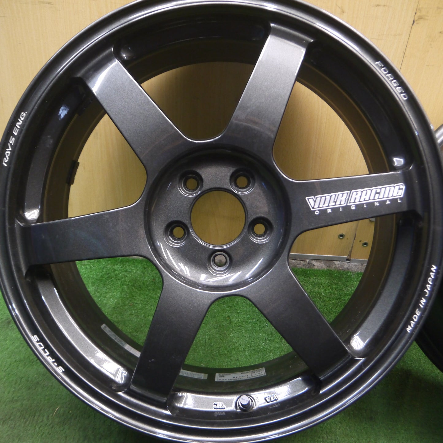 *送料無料*キレイ★RAYS VOLK RACING TE37SAGA S-plus 18インチ ホイール 18×7.5J PCD100/5H レイズ★3101304Hホ