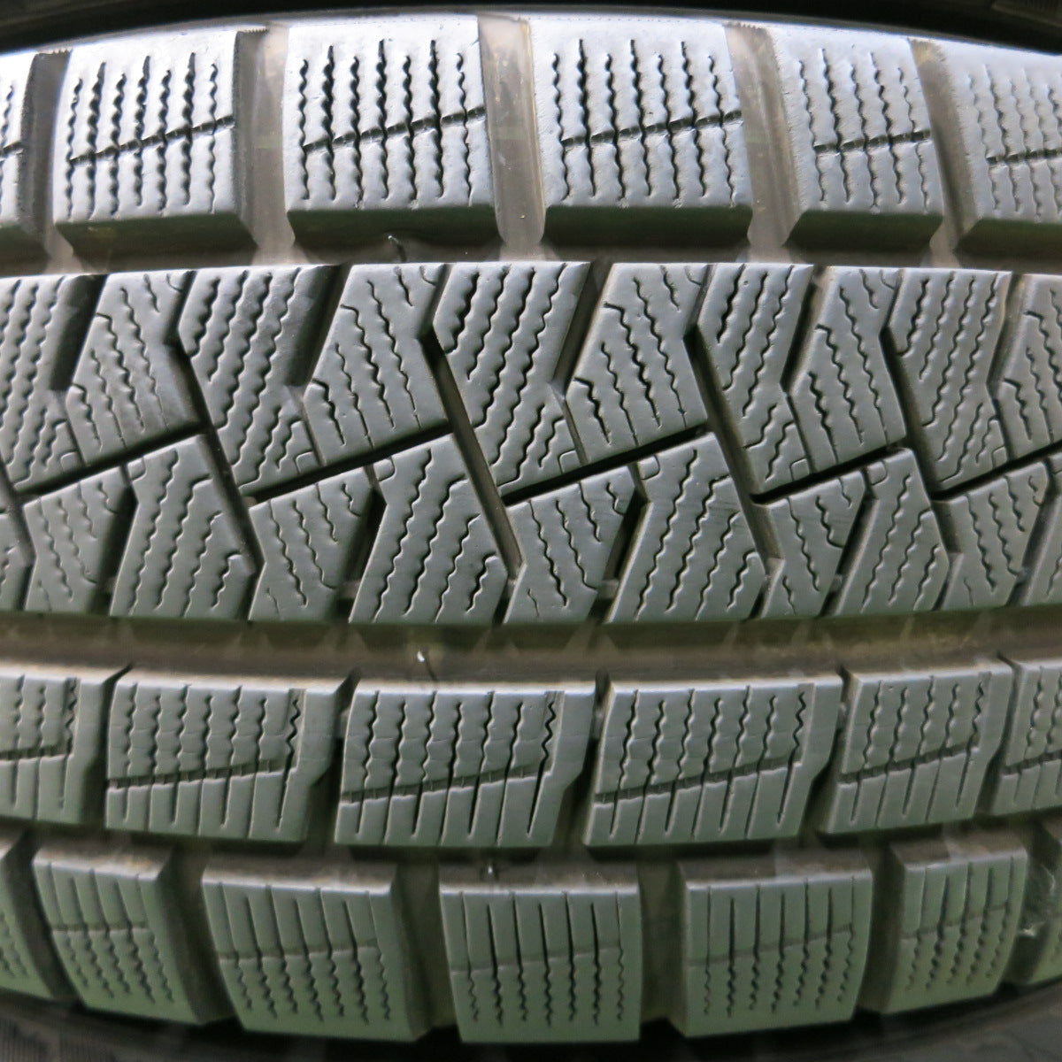 *送料無料*バリ溝！21年！キレイ！8.5分★スタッドレス 195/65R15 ピレリ アイスアシンメトリコ プラス SIBILLA NEXT Z7 シビラ 15インチ PCD114.3/5H★3102004イス