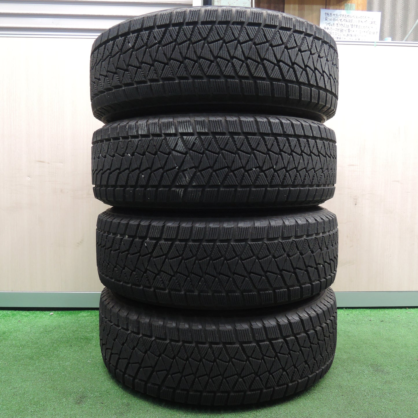 *送料無料*バリ溝！キレイ！8.5分★スタッドレス 225/65R17 ブリヂストン ブリザック DM-V2 ECO FORME エコフォルム 17インチ PCD114.3/5H★3111308NJス