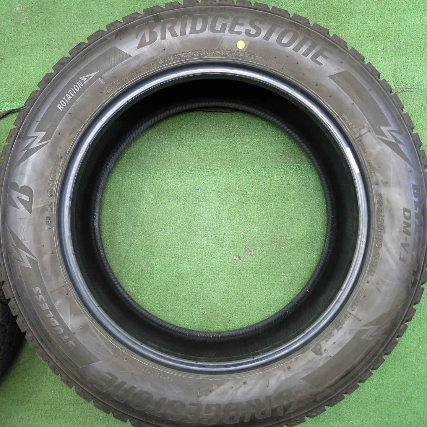[送料無料]バリ溝！19年！9分★スタッドレス 235/60R18 ブリヂストン ブリザック DM-V3 タイヤ 18インチ レクサス NX RX CR-V CX-60 等★3050101Hスタ