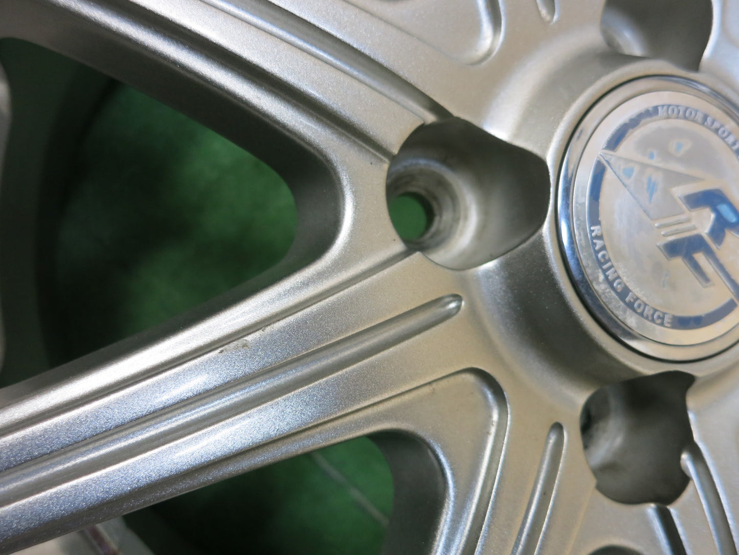 [送料無料]タイヤほぼ未使用！キレイ★スタッドレス 185/70R14 ダンロップ ウインターマックス WM01 RACING FORCE RF 14インチ PCD100/4H★2122808ヒス