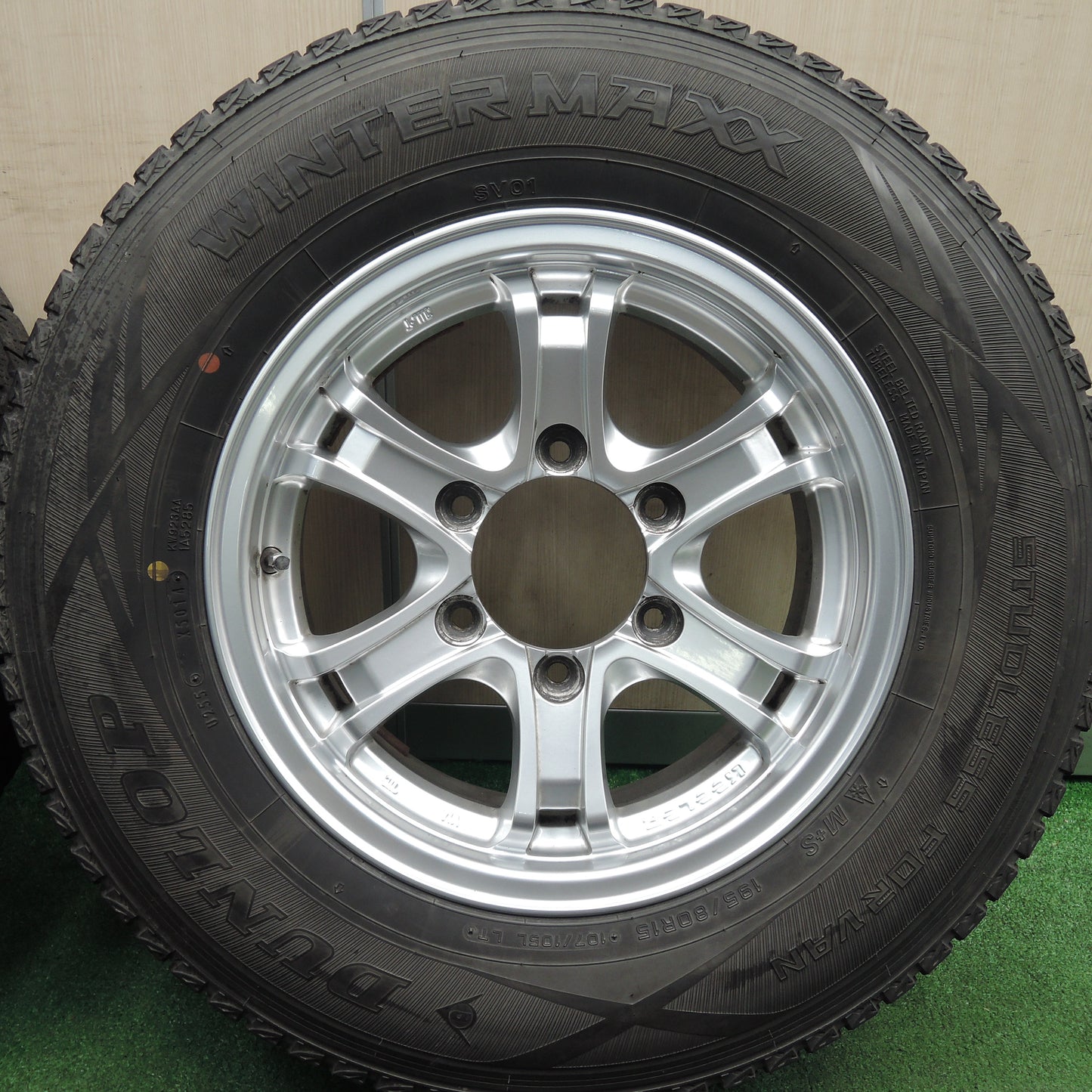 *送料無料*4本価格★ハイエース等 KEELER 195/80R15 107/105L スタッドレス ダンロップ ウインターマックス SV01 キーラー 15インチ PCD139.7/6H★4011301HAス