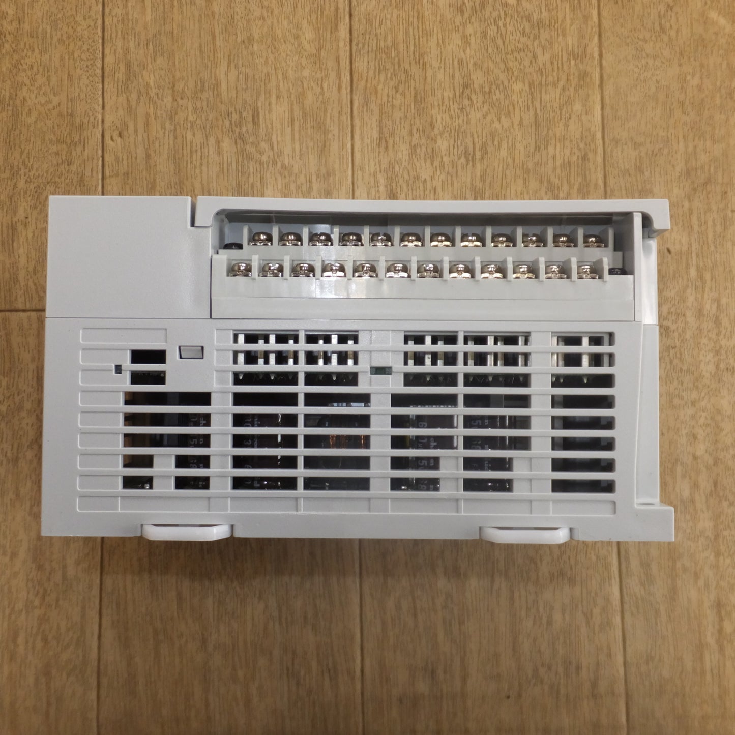 [送料無料]未使用★三菱 MITSUBISHI MELSEC iQ-F 電源内蔵入出力ユニット FX5-32ER/ES★