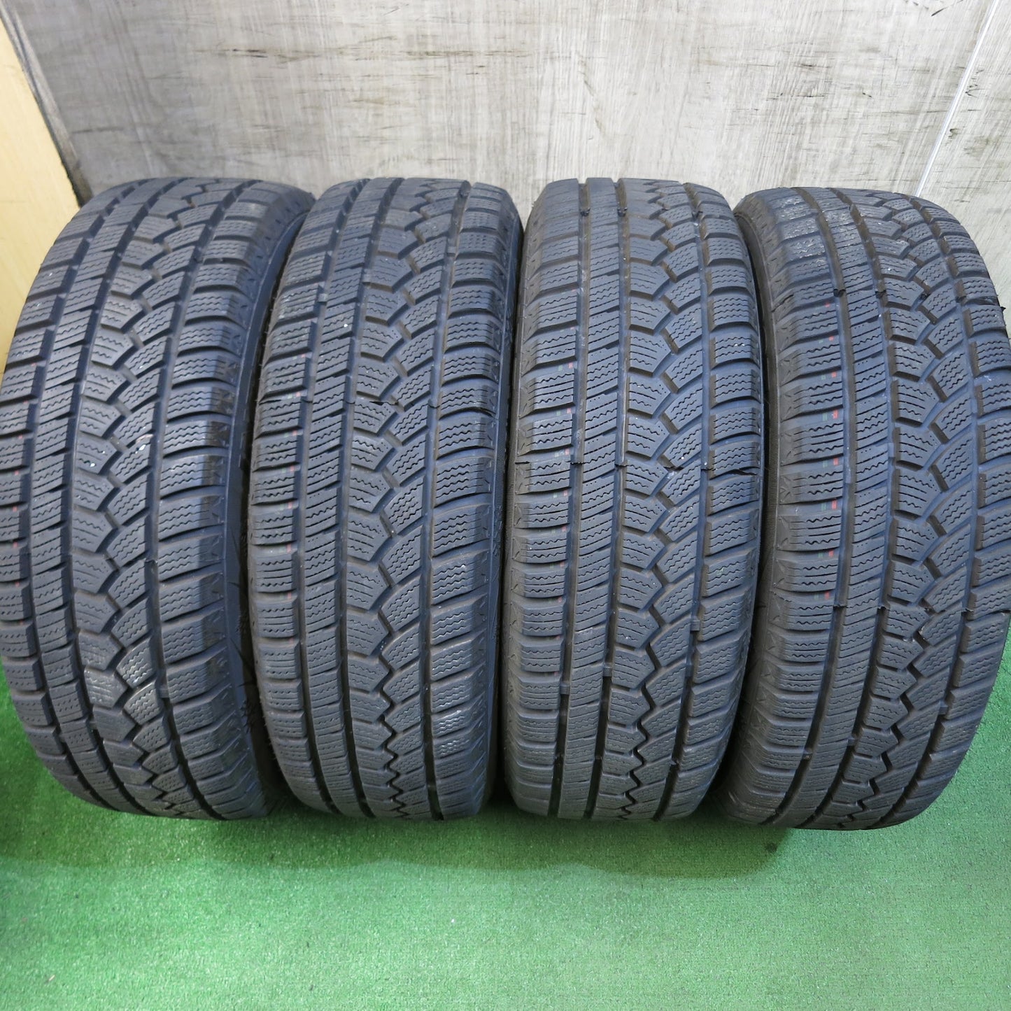 [送料無料]バリ溝！20年！キレイ！9.5分★スタッドレス 185/60R15 インターステート DURATION30 STRANGER ストレンジャー 15インチ PCD100/4H★3042805Hス