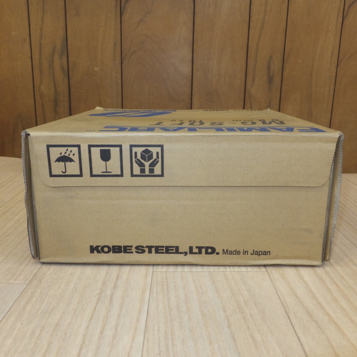 [送料無料] 未使用★神戸製鋼所 KOBELCO 軟鋼ソリッドワイヤ FAMILIARC MG-SOFT 0.8mm 10kg★