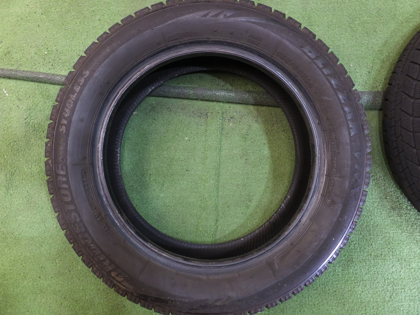 [送料無料]バリ溝！18年！8.5分★スタッドレス 155/65R14 ブリヂストン ブリザック VRX タイヤ 14インチ タント ムーヴ ワゴンR 等 軽自動車★2071109Hスタ