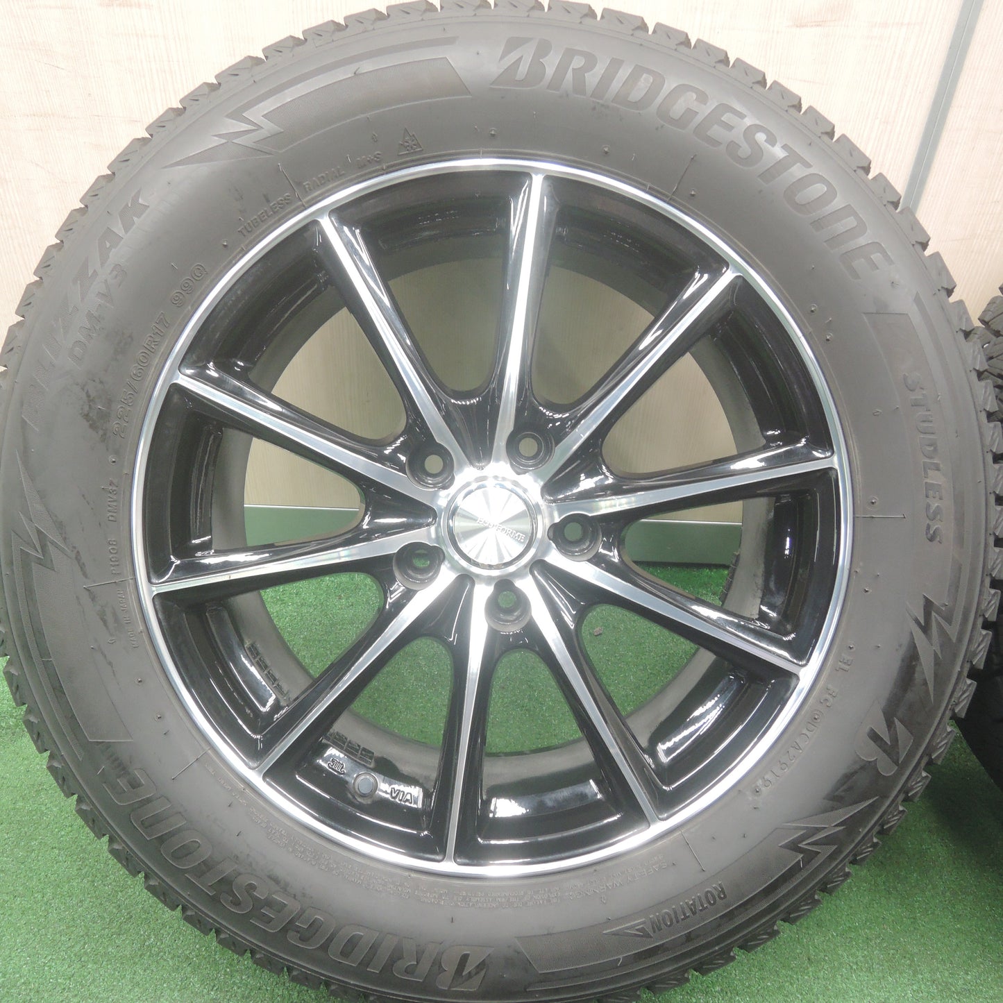 *送料無料*バリ溝！19年！キレイ！9分★スタッドレス 225/60R17 ブリヂストン ブリザック DM-V3 ECO FORME エコフォルム 17インチ PCD114.3/5H★3111406TNス
