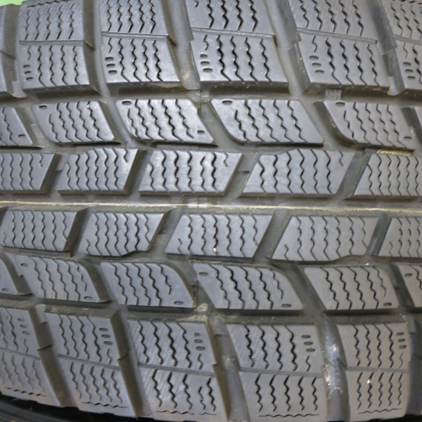 [送料無料]バリ溝！19年！キレイ！9.5分★プリウス 等 195/65R15 スタッドレス グッドイヤー アイスナビ6 ravrion RS01 ラブリオン PCD100/5H★3061912Hス