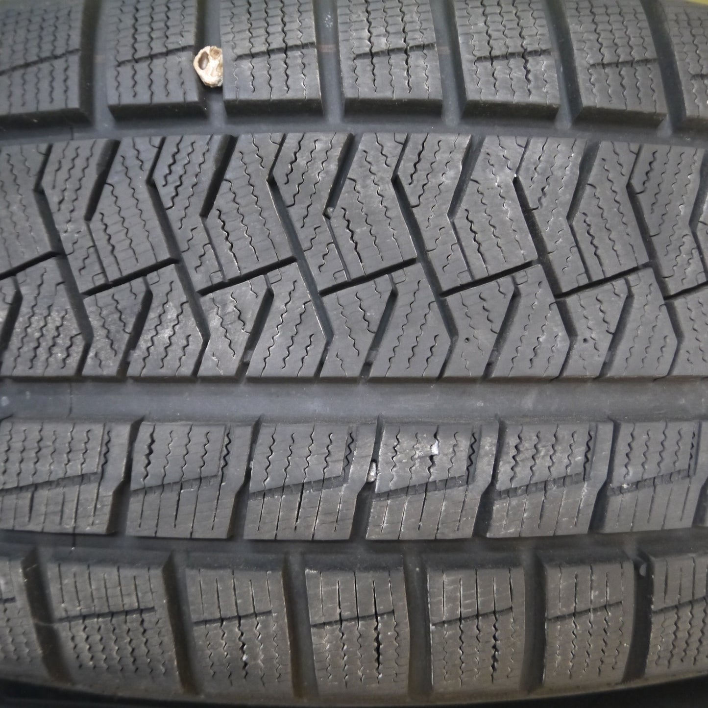 *送料無料* バリ溝！21年！キレイ！9.5分以上★スタッドレス 215/60R17 ピレリ アイスアシンメトリコ プラス VELVA SPORTZ 17インチ PCD114.3/5H★4022805Hス