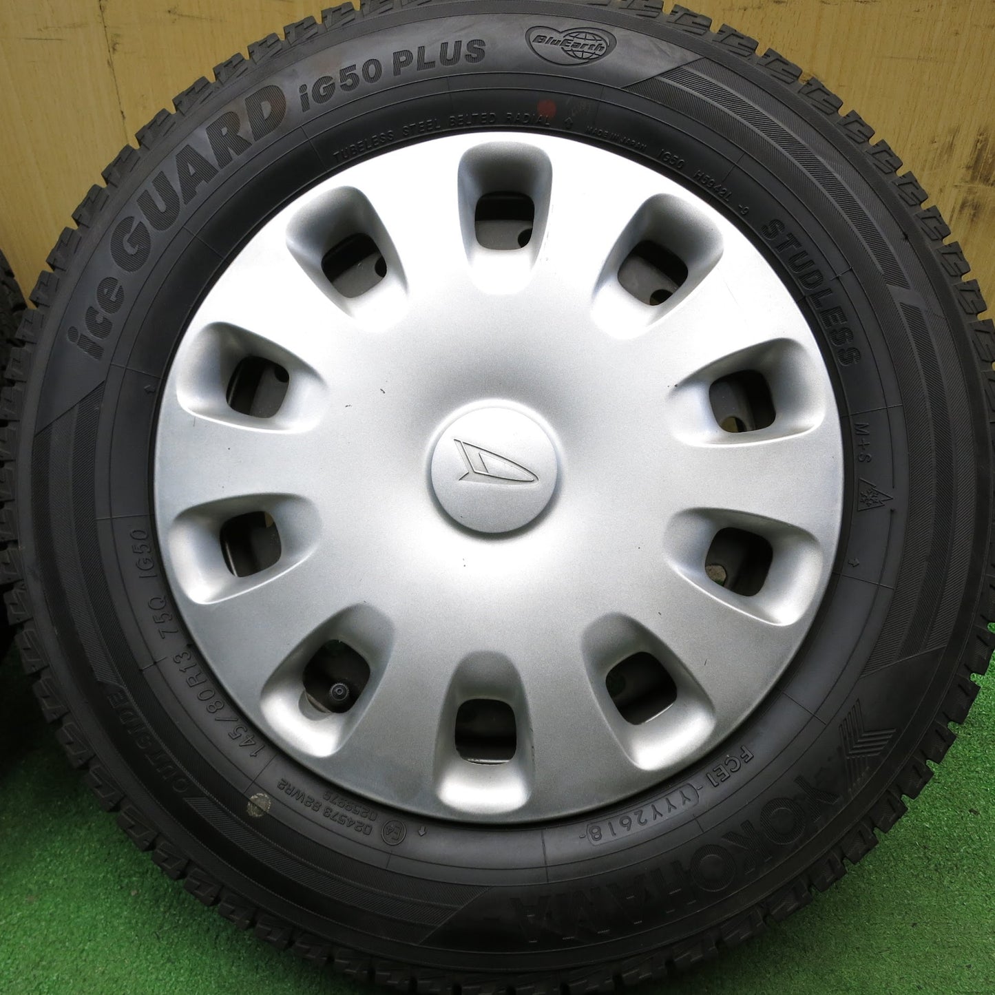 [送料無料]バリ溝！ほぼ10分★ダイハツ タント 純正 スチール 145/80R13 スタッドレス ヨコハマ アイスガード iG50 プラス 13インチ PCD100/4H★3041003Hス