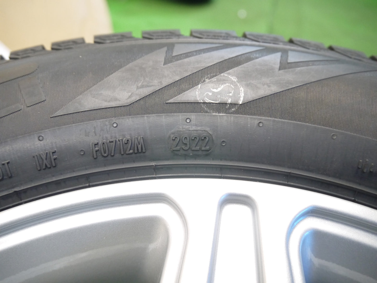 [送料無料]未使用！22年★BMW アウディ 等 AGA 205/60R16 スタッドレス ピレリ アイスゼロ アシンメトリコ PCD112/5H★3011804クス