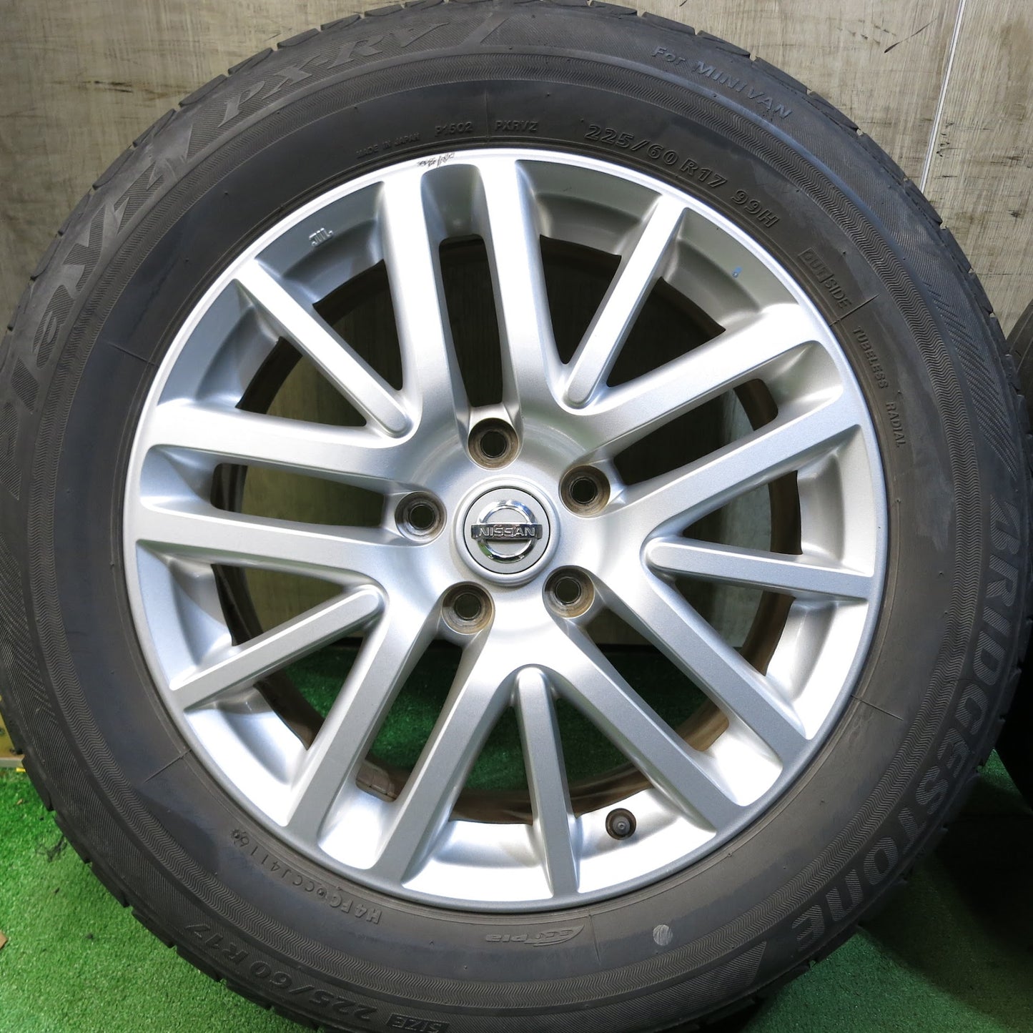 [送料無料]キレイ★日産 フーガ 純正 225/60R17 ブリヂストン プレイズ PX-RV 17インチ PCD114.3/5H★3050109Hノ