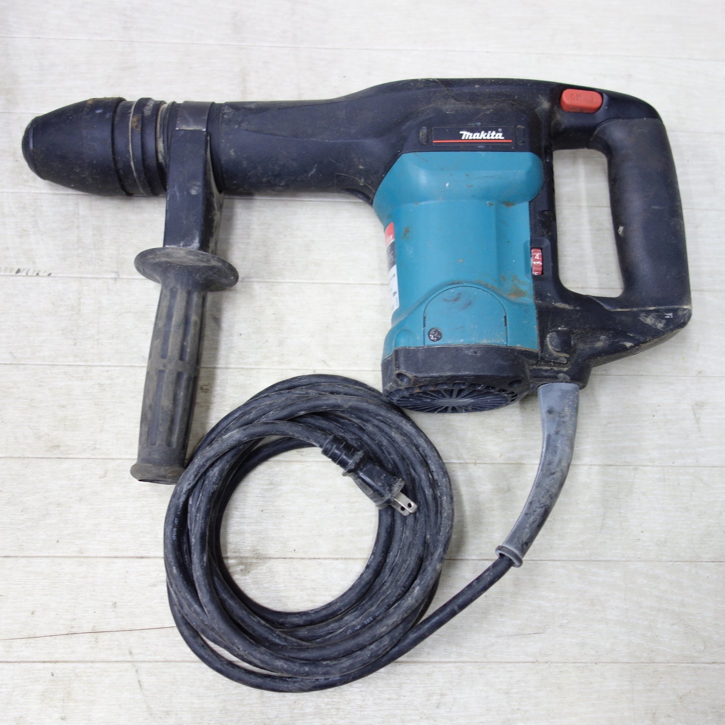 [送料無料] ◆makita マキタ 電動ハンマ HM0860C ハツリ 電動工具 100V◆