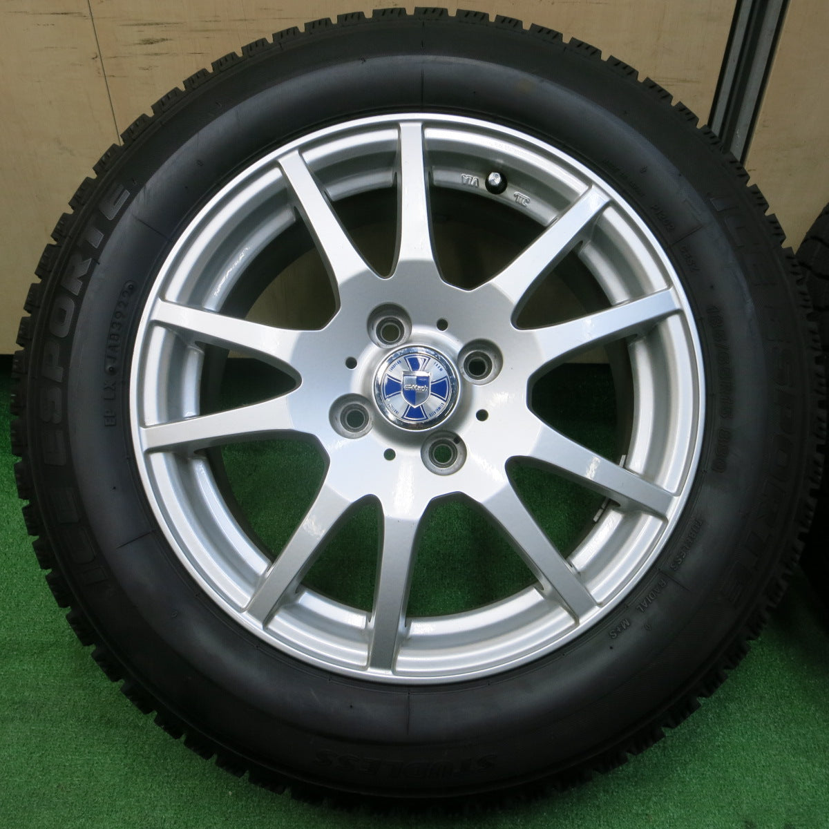 *送料無料*バリ溝！22年！キレイ！9.5分★スタッドレス 185/65R15 アイスエスポルテ GMach 社外 アルミ 15インチ PCD100/4H★3120908イス