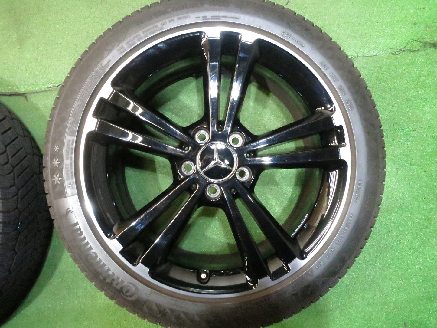 [送料無料]バリ溝！19年！キレイ！9.5分以上★ベンツ Aクラス W177 純正 225/45R18 スタッドレス コンチネンタル ノースコンタクト NC6 PCD112/5H★3022406Hス