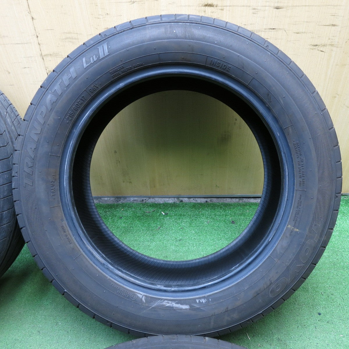 *送料無料* バリ溝！21年！9分★215/60R17 トーヨー トランパス LuⅡ タイヤ 17インチ アルファード ヴェルファイア 等★4022203KKノタ
