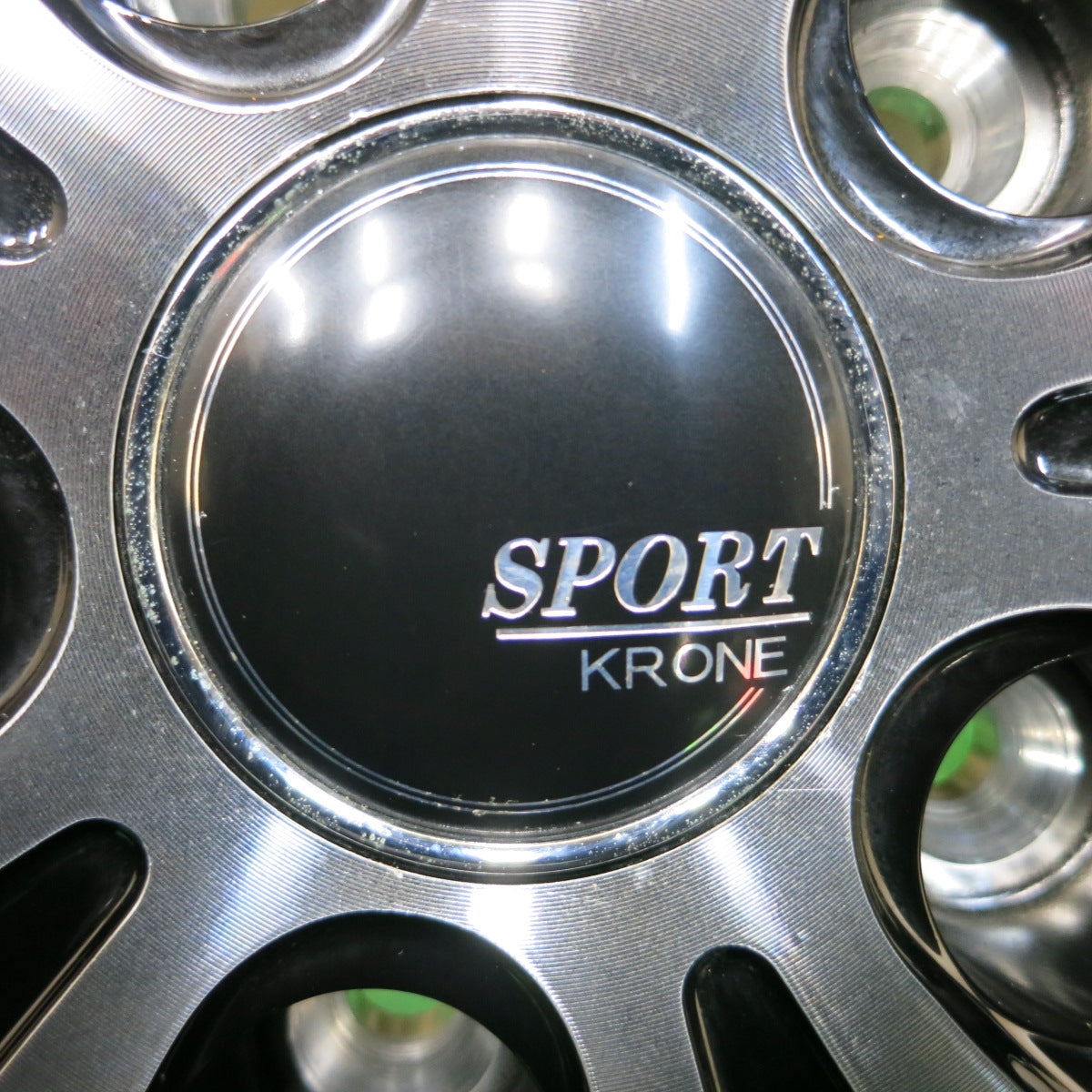 *送料無料*タイヤほぼ未使用！22年！キレイ★スタッドレス 215/60R17 ヨコハマ アイスガード iG60 SPORT KRONE 17インチ PCD114.3/5H★3122002イス