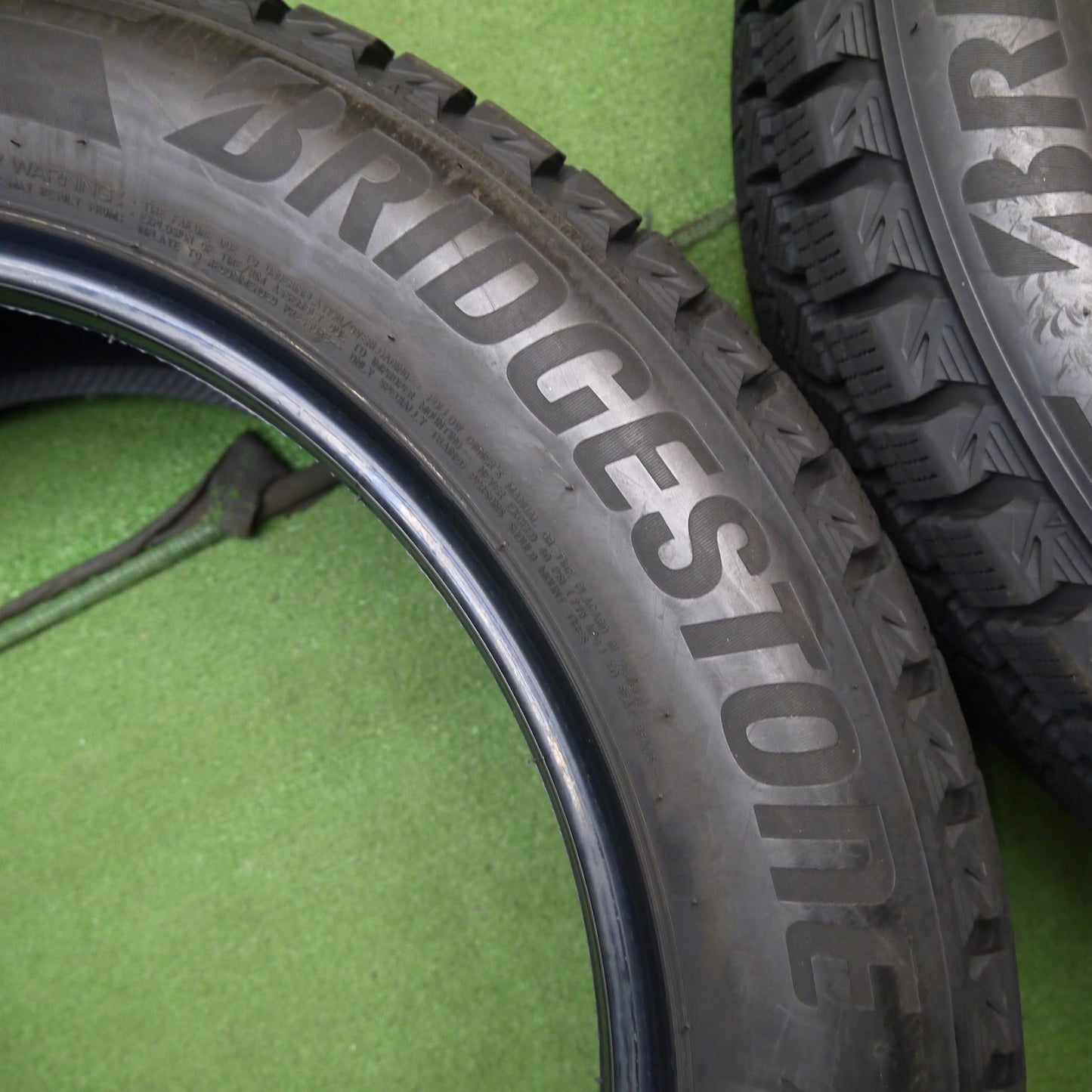 [送料無料]バリ溝！19年！ほぼ10分★スタッドレス 235/55R19 ブリヂストン ブリザック DM-V3 タイヤ 19インチ レクサスRX RAV4 ベンツGLC ボルボ 等★3040801クスタ