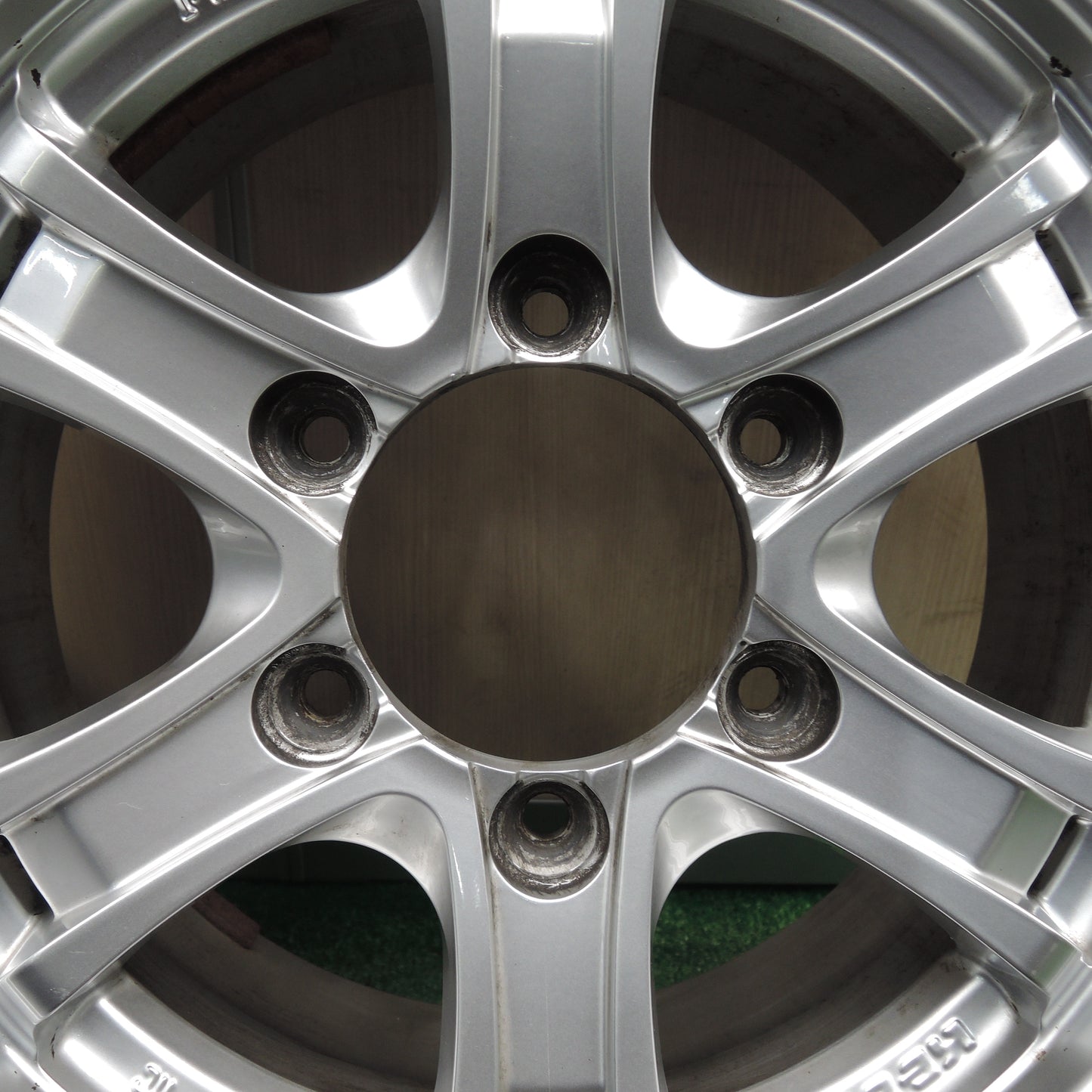 *送料無料*4本価格★ハイエース等 KEELER 195/80R15 107/105L スタッドレス ダンロップ ウインターマックス SV01 キーラー 15インチ PCD139.7/6H★4011301HAス