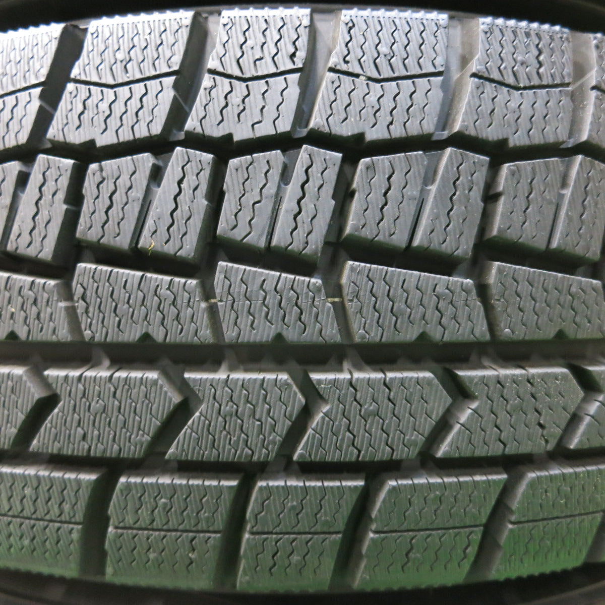 *送料無料*超バリ溝！キレイ！ほぼ10分★スタッドレス 175/65R14 ダンロップ ウインターマックス WM02 LUTZ 14インチ PCD100/4H★3111003イス